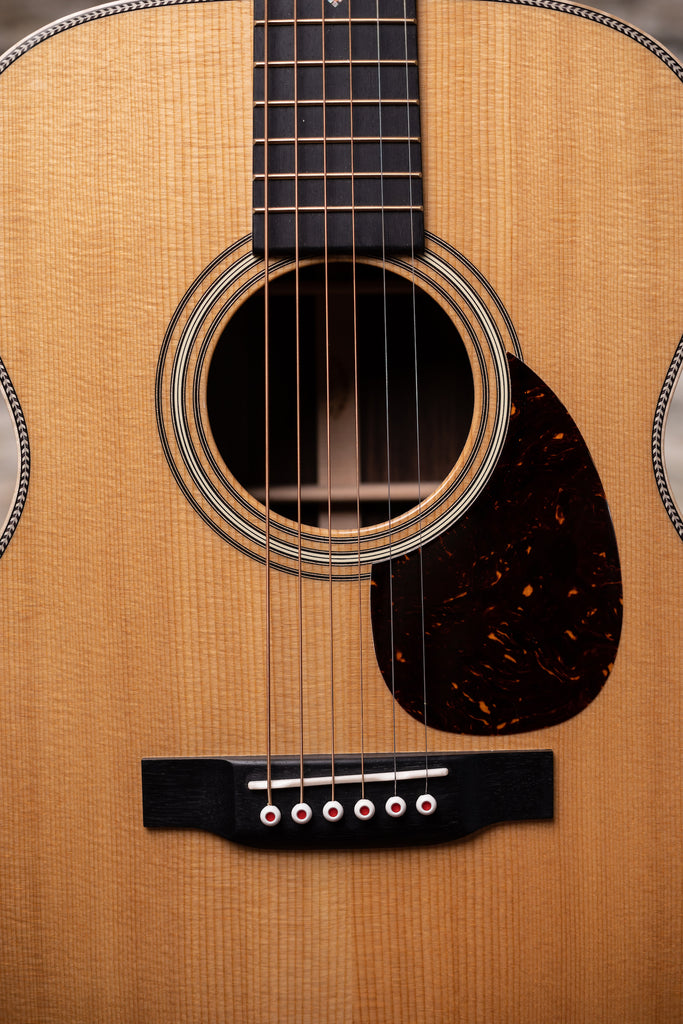 2019 Martin OM-28 Modern Deluxe Acoustic Guitar - Natural