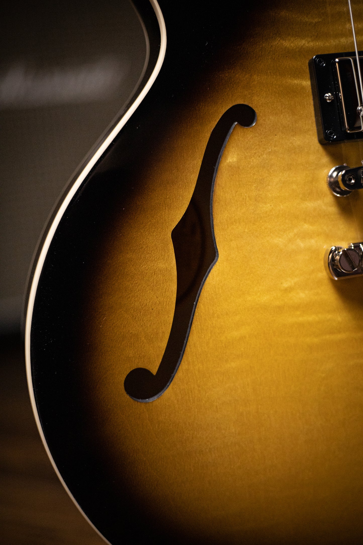 Gibson ES-335 Electric Guitar - Vintage Burst
