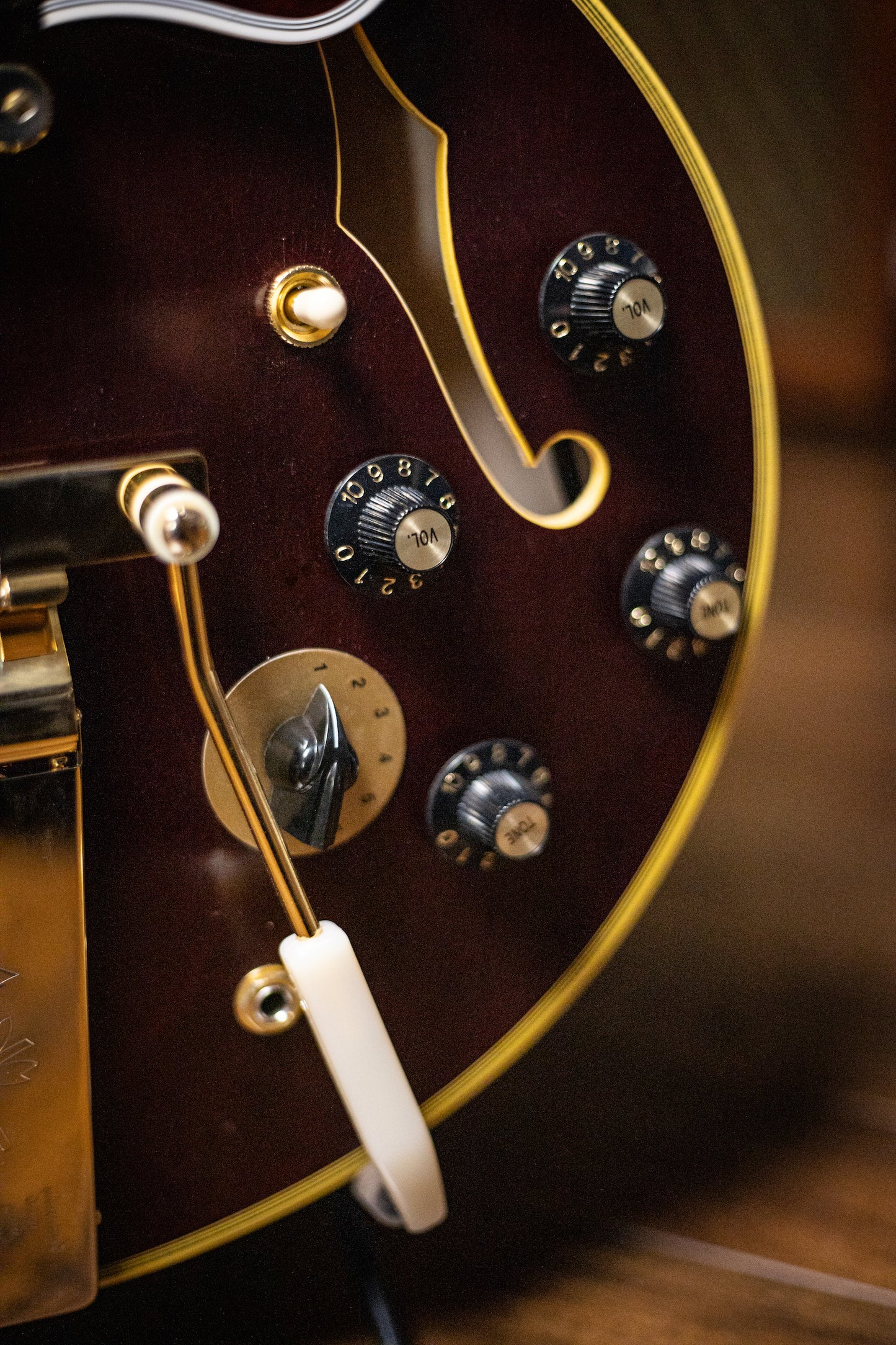 Gibson Custom Shop Chuck Berry '78 ES-335 Replica with Maestro Electric Guitar - Wine Red