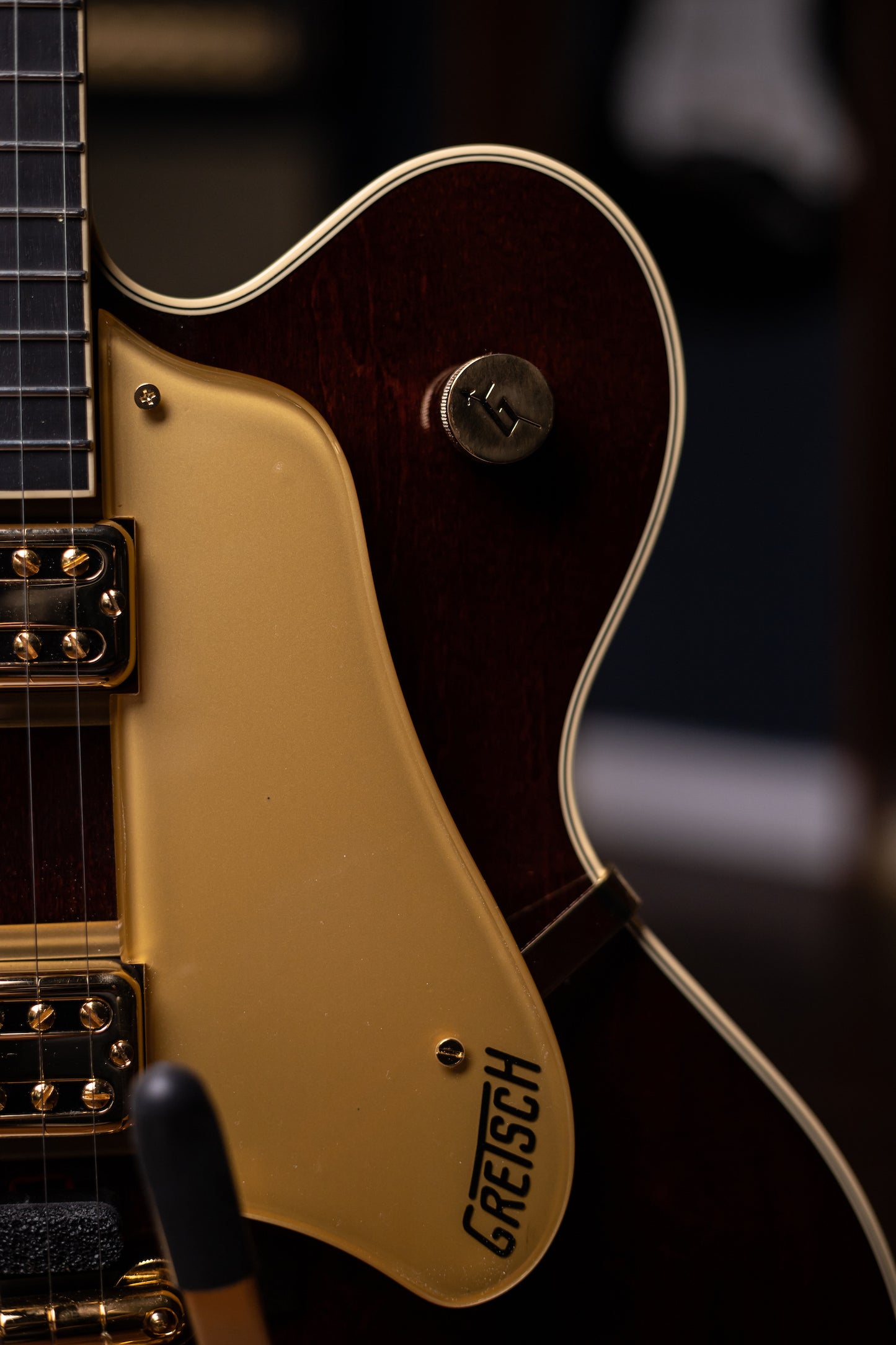 Gretsch G6122T-62GE Vintage Select Country Gentleman Electric Guitar - Walnut Stain with Bigsby