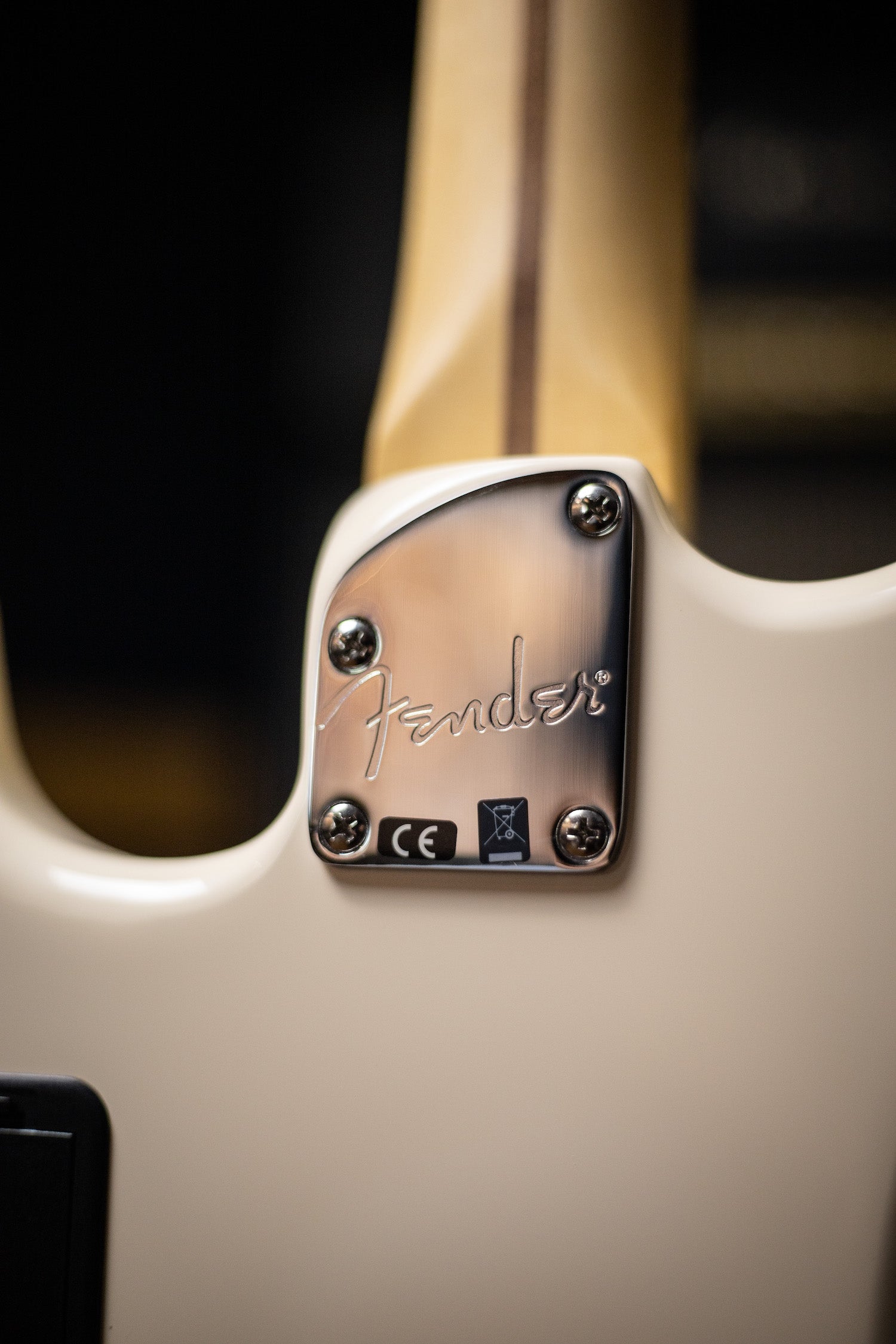 Fender Deluxe Roadhouse Stratocaster Electric Guitar - Olympic White
