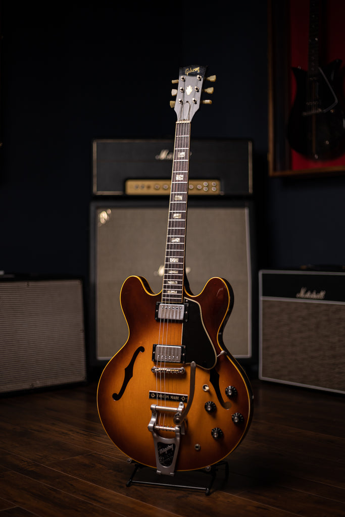 1967 Gibson Custom ES-335 with Factory Bigsby Electric Guitar - Sunburst