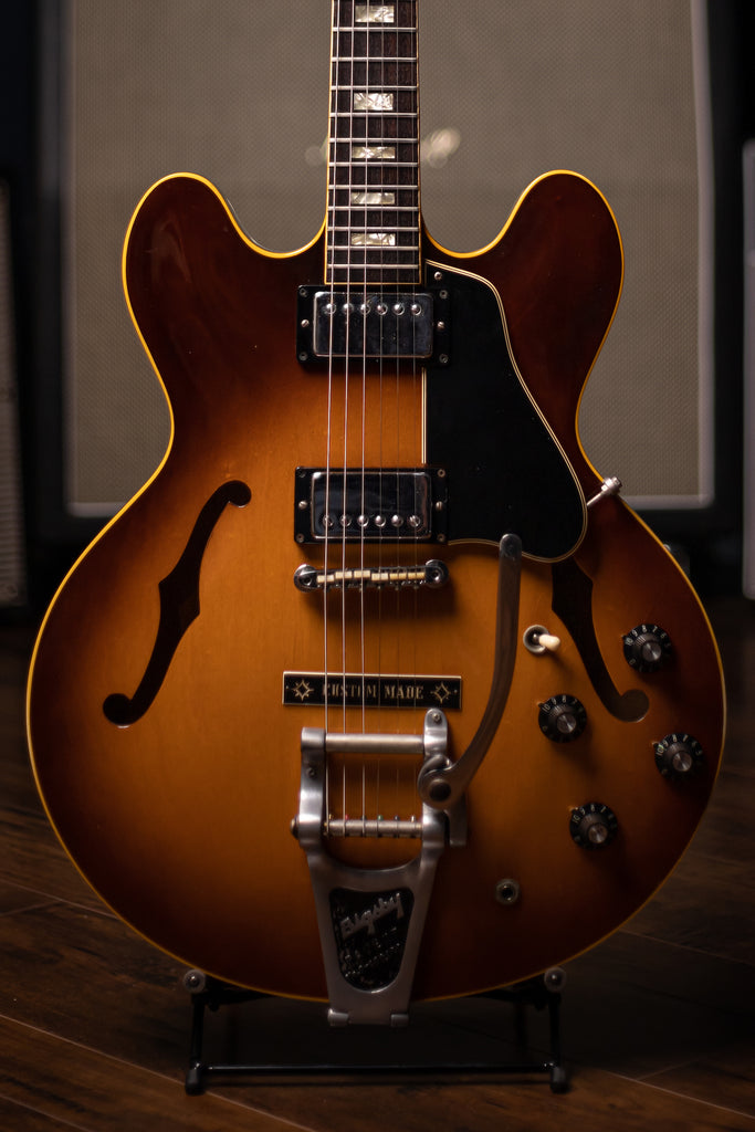 1967 Gibson Custom ES-335 with Factory Bigsby Electric Guitar - Sunburst