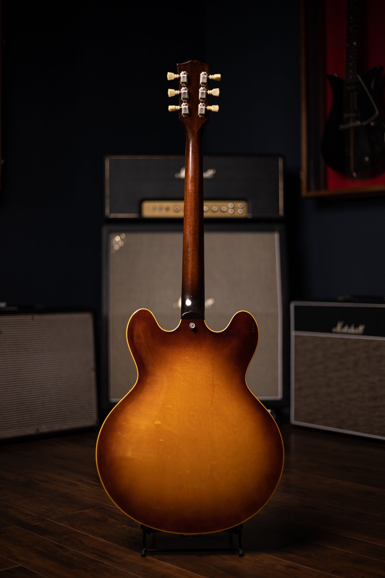 1967 Gibson Custom ES-335 with Factory Bigsby Electric Guitar - Sunburst
