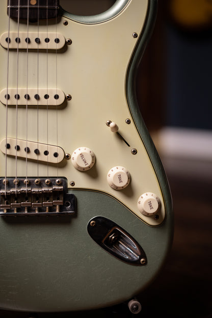 Fender Custom Shop Limited Edition '59 Stratocaster Journeyman Relic Electric Guitar - Super Faded Aged Sage Green Metallic