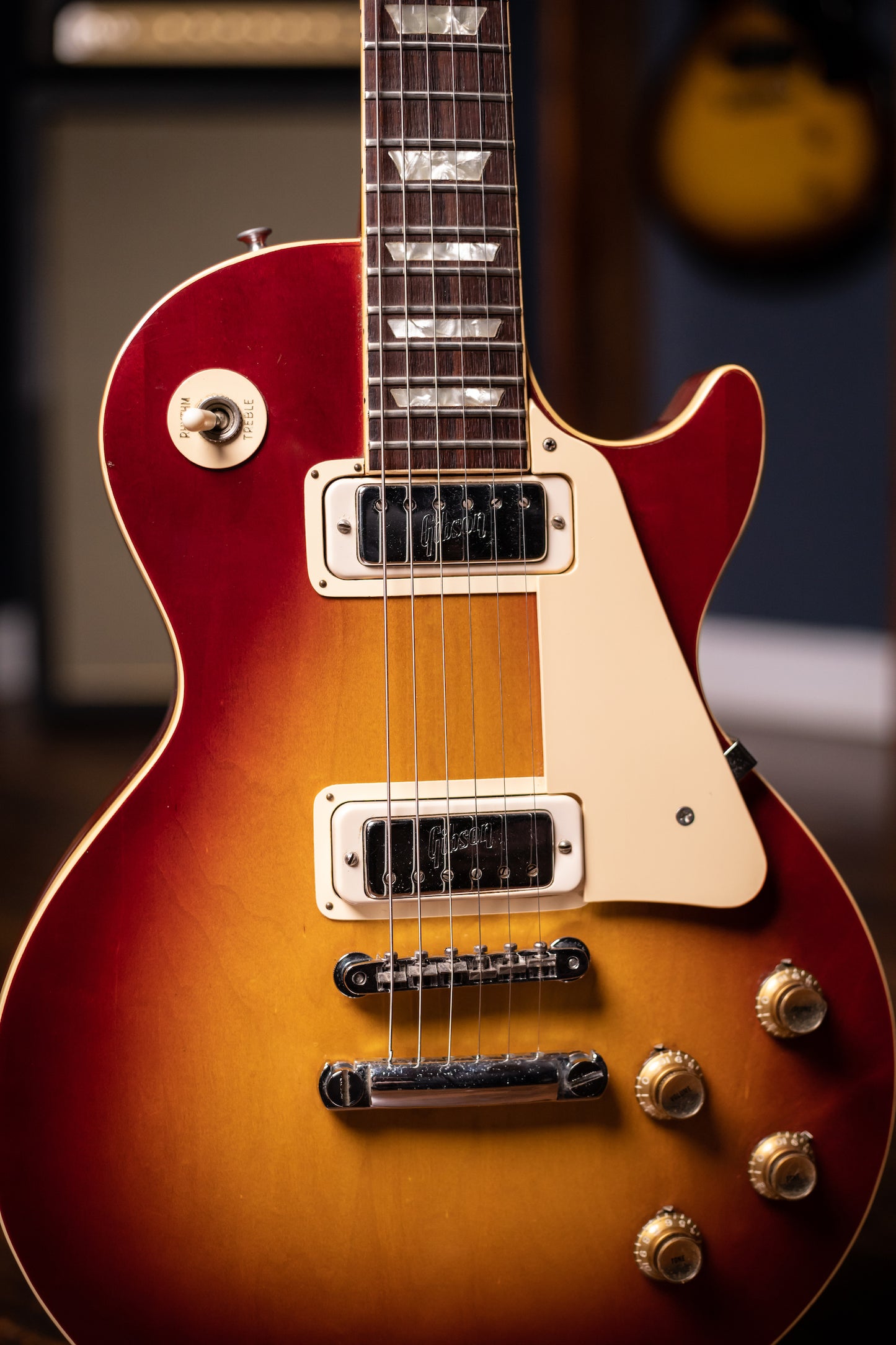 1972 Gibson Les Paul Deluxe Electric Guitar - Sunburst