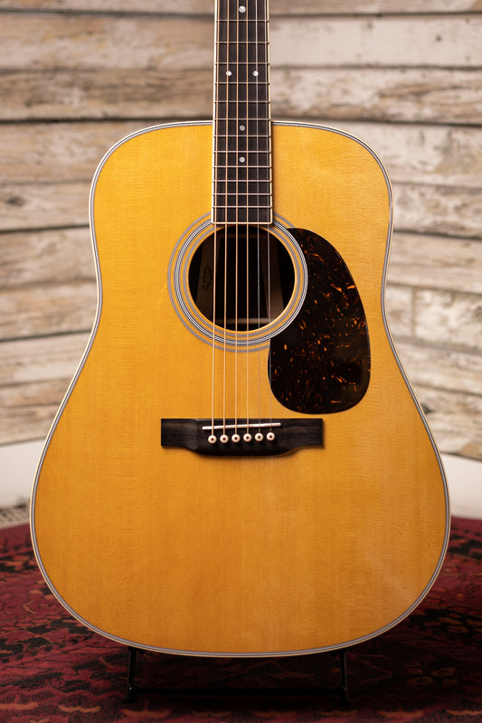 Martin D-35 Dreadnought Acoustic Guitar - Natural