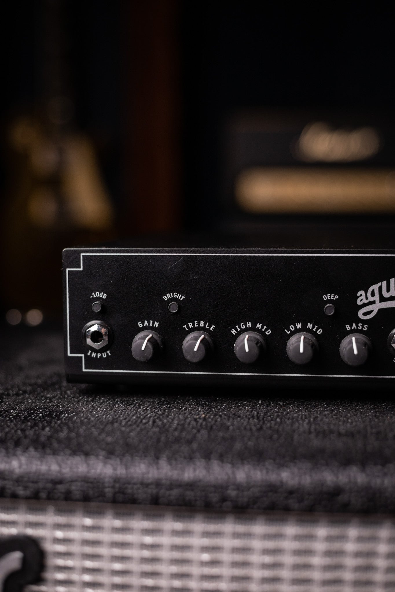 Aguilar AG 700 - 700-watt Super Light Bass Head – Walt Grace Vintage