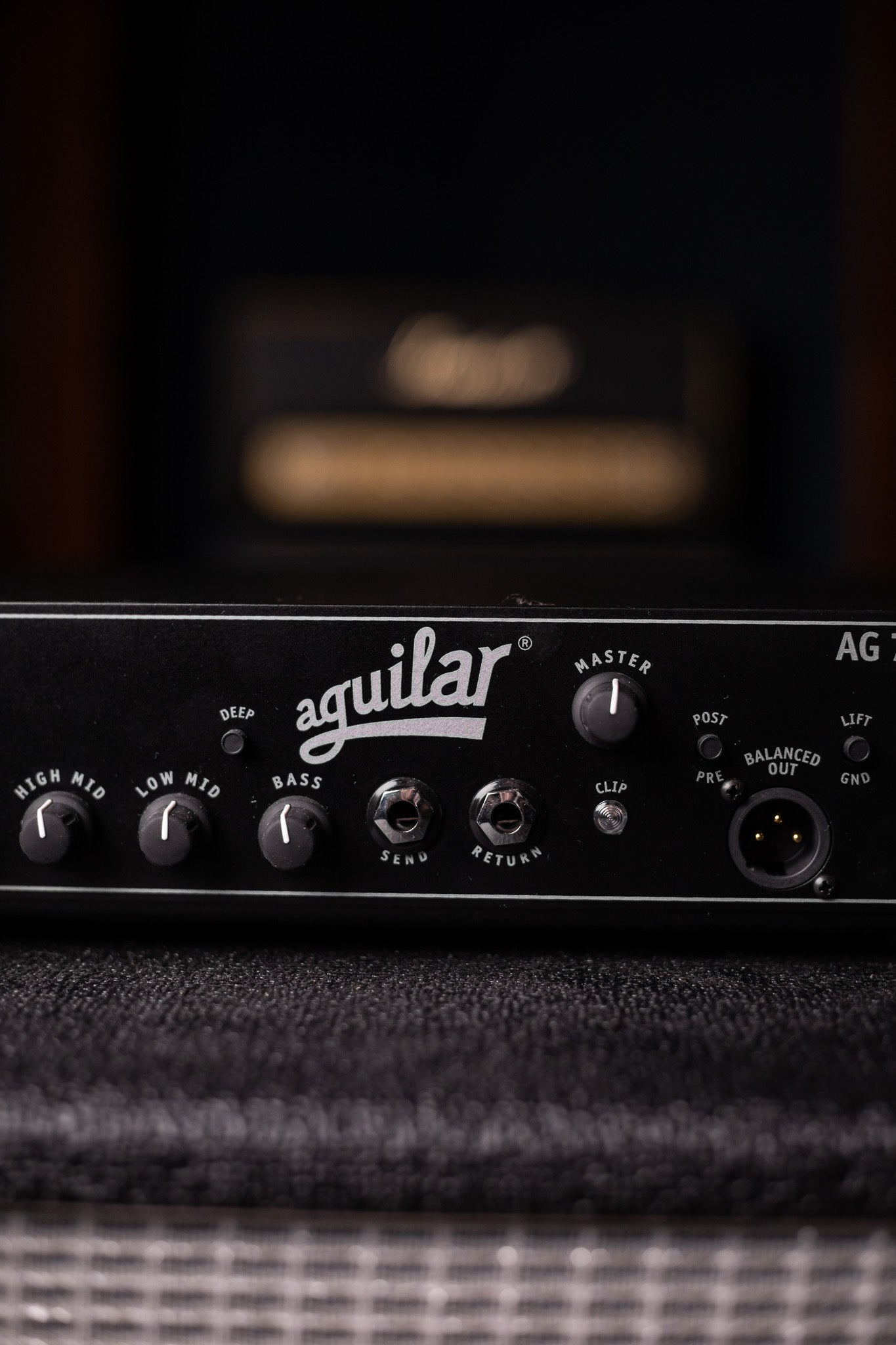 Aguilar AG 700 - 700-watt Super Light Bass Head