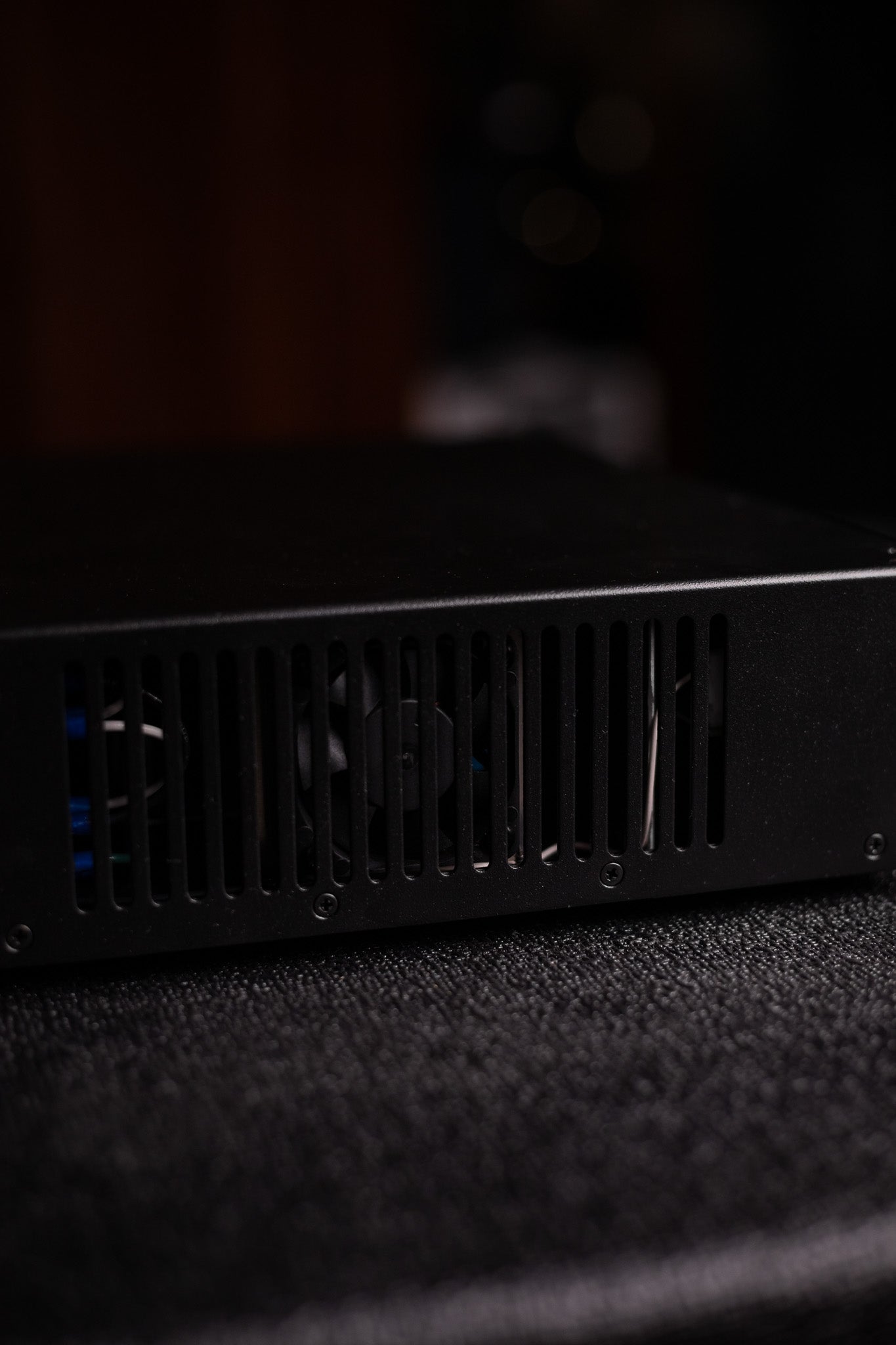 Aguilar AG 700 - 700-watt Super Light Bass Head