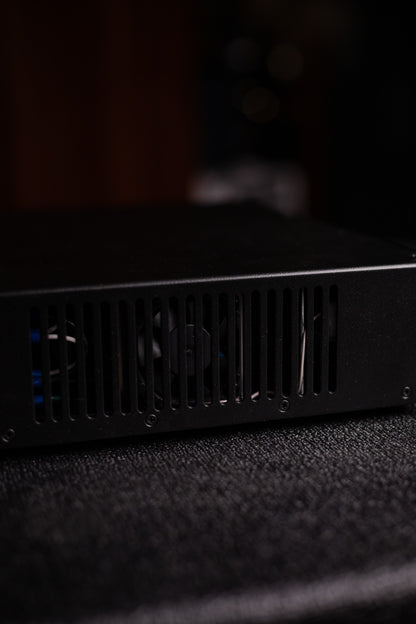 Aguilar AG 700 - 700-watt Super Light Bass Head