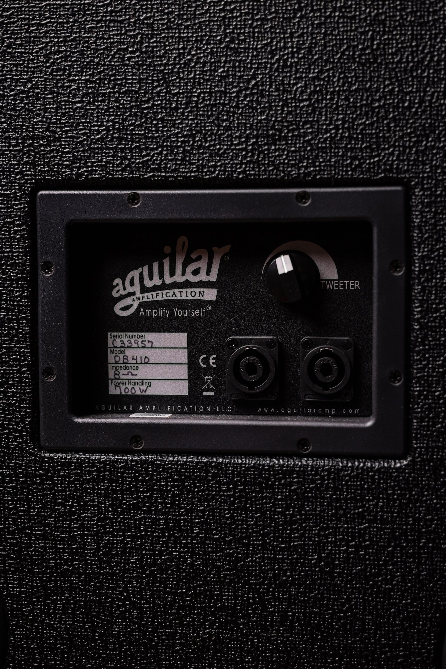 Aguilar DB 410 - 4x10" 700-watt Bass Cabinet - Classic Black 4-ohm