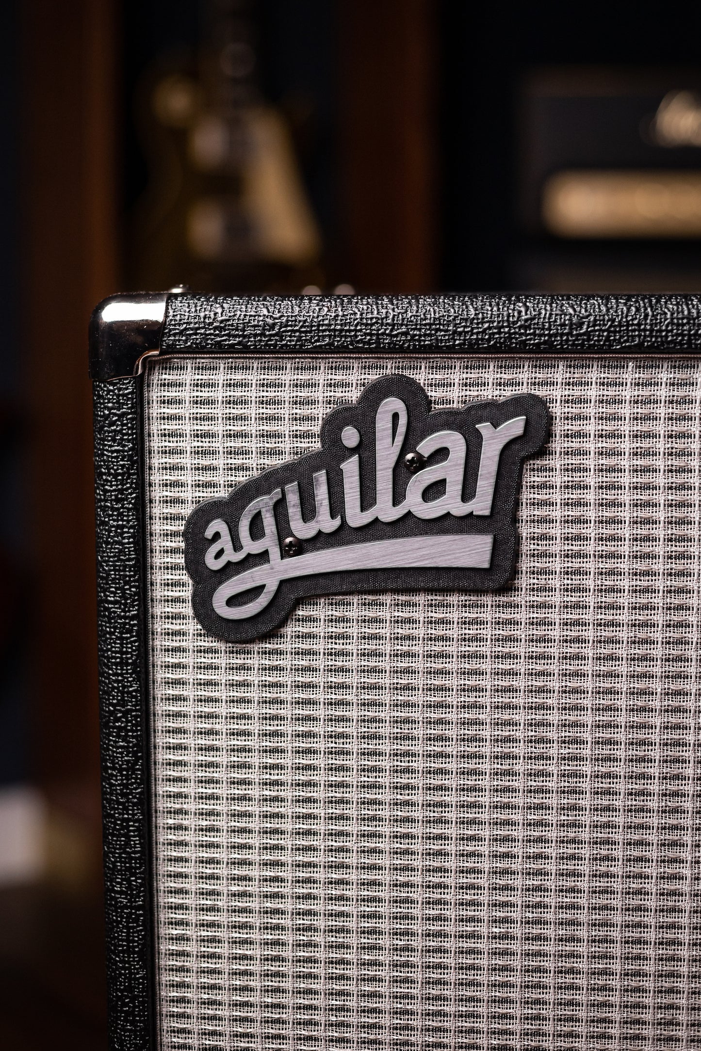 Aguilar DB 410 - 4x10" 700-watt Bass Cabinet - Classic Black 4-ohm