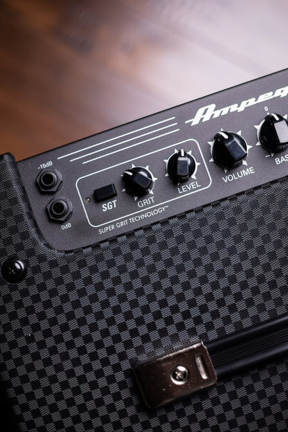 Ampeg Rocket RB-110 Bass Combo Amp