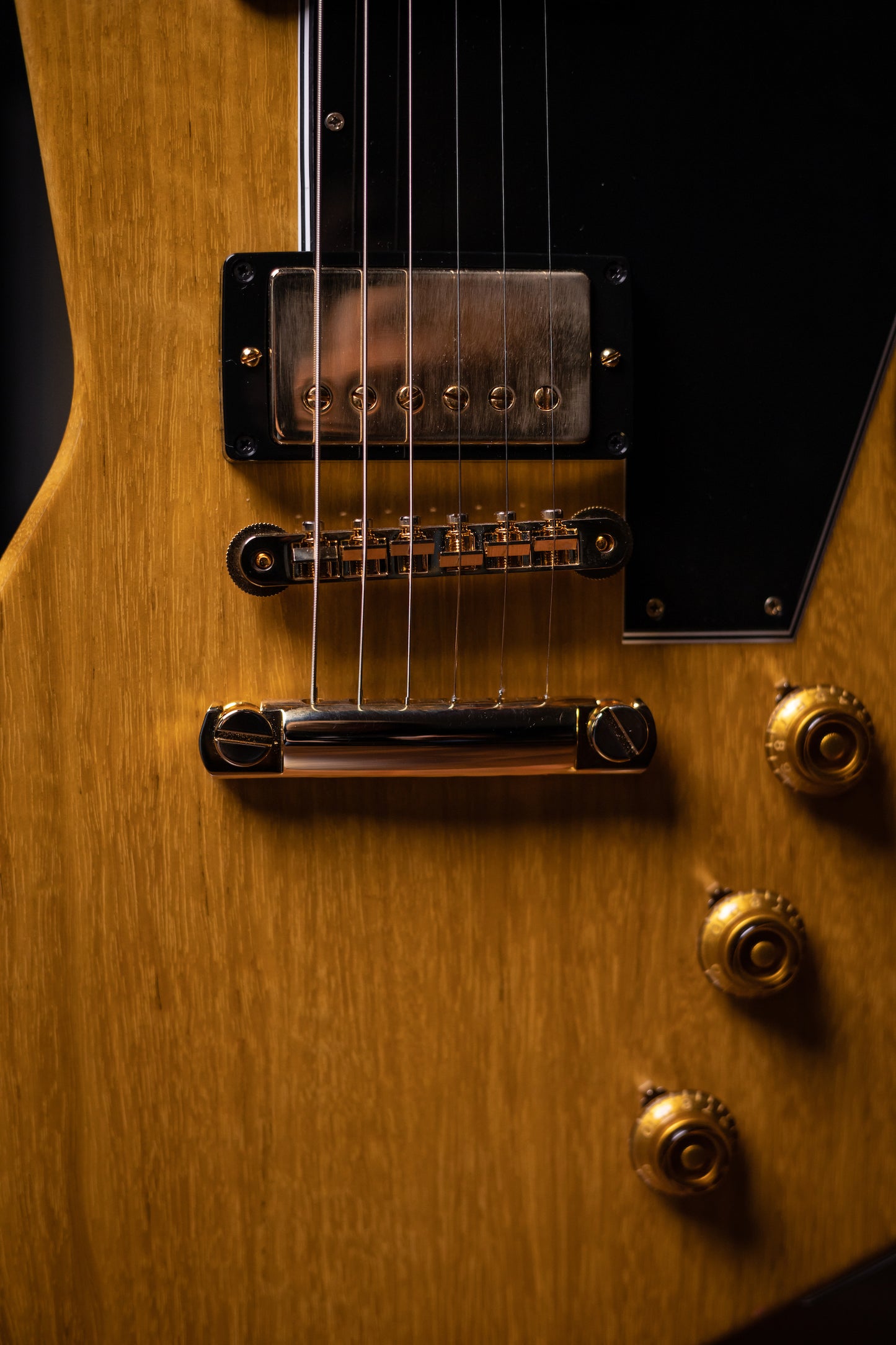 Gibson Custom Shop 1958 Korina Explorer Electric Guitar - Natural Black Pickguard