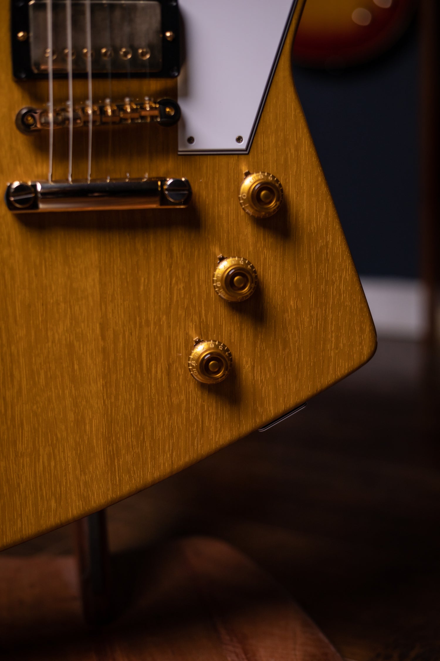 Gibson Custom Shop Korina Explorer Electric Guitar - Natural White Pickguard