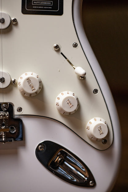 Fender Player Stratocaster Electric Guitar - Polar White