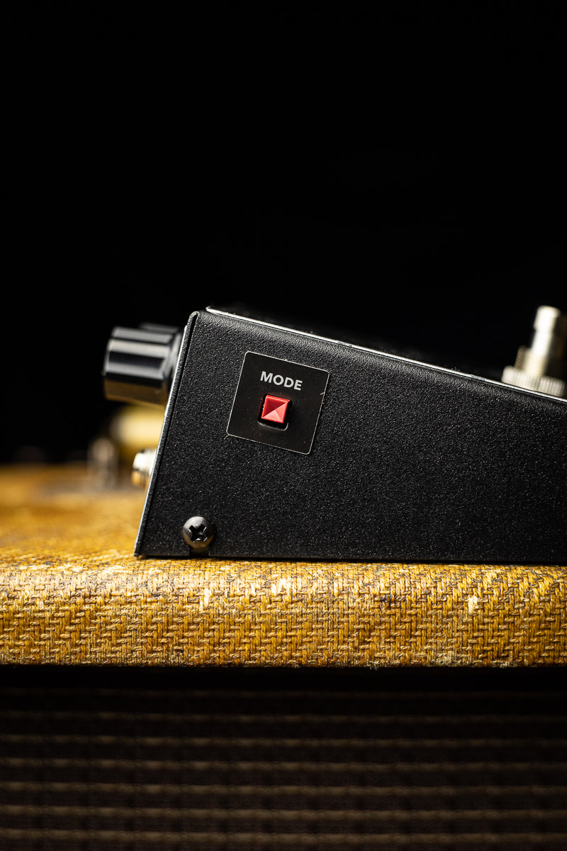 JHS Legends of Fuzz SMILEY Inspired by First-Era Silicon Model Arbiter Pedal