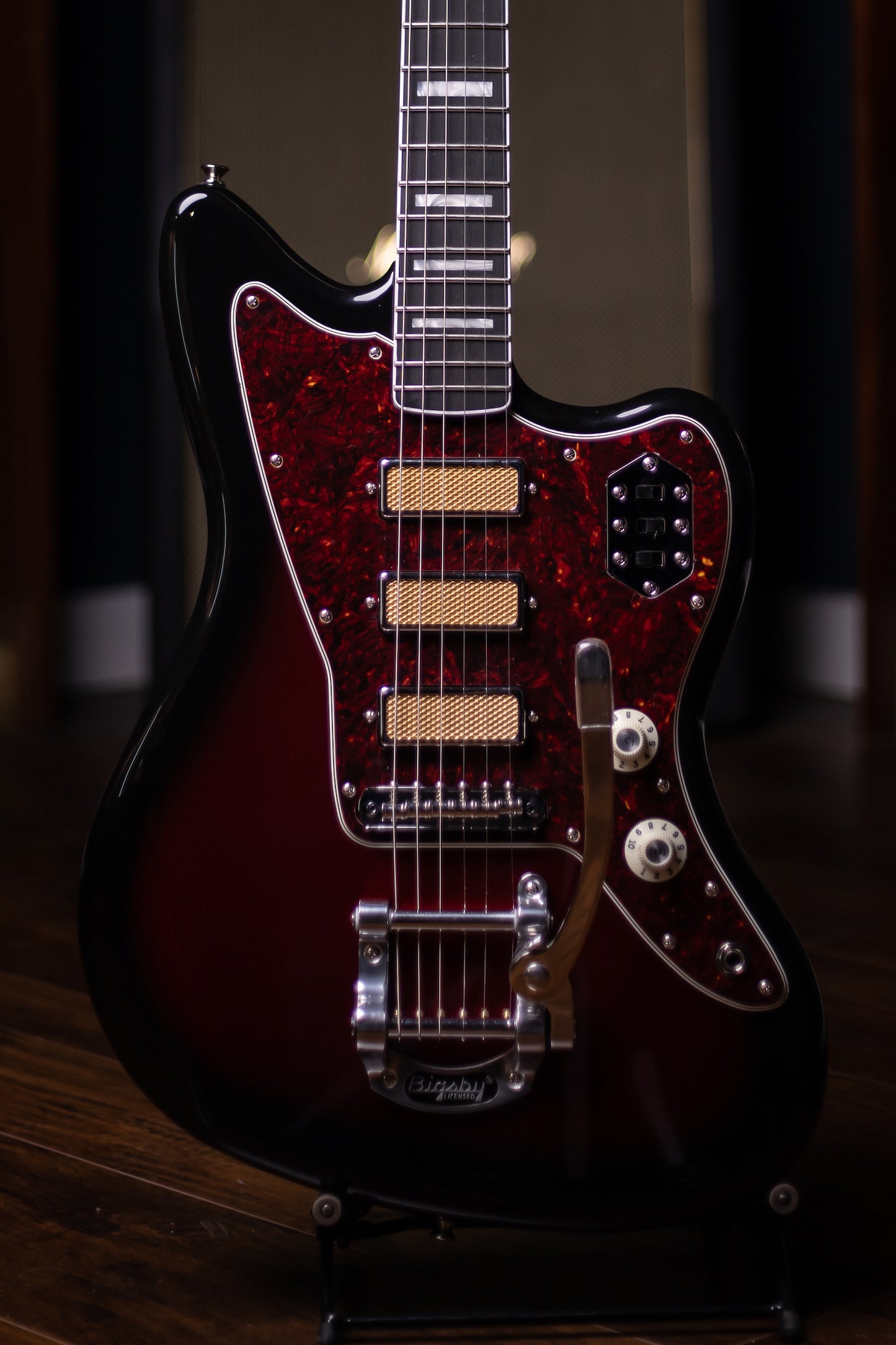 Fender Gold Foil Jazzmaster Electric Guitar - Candy Apple Burst
