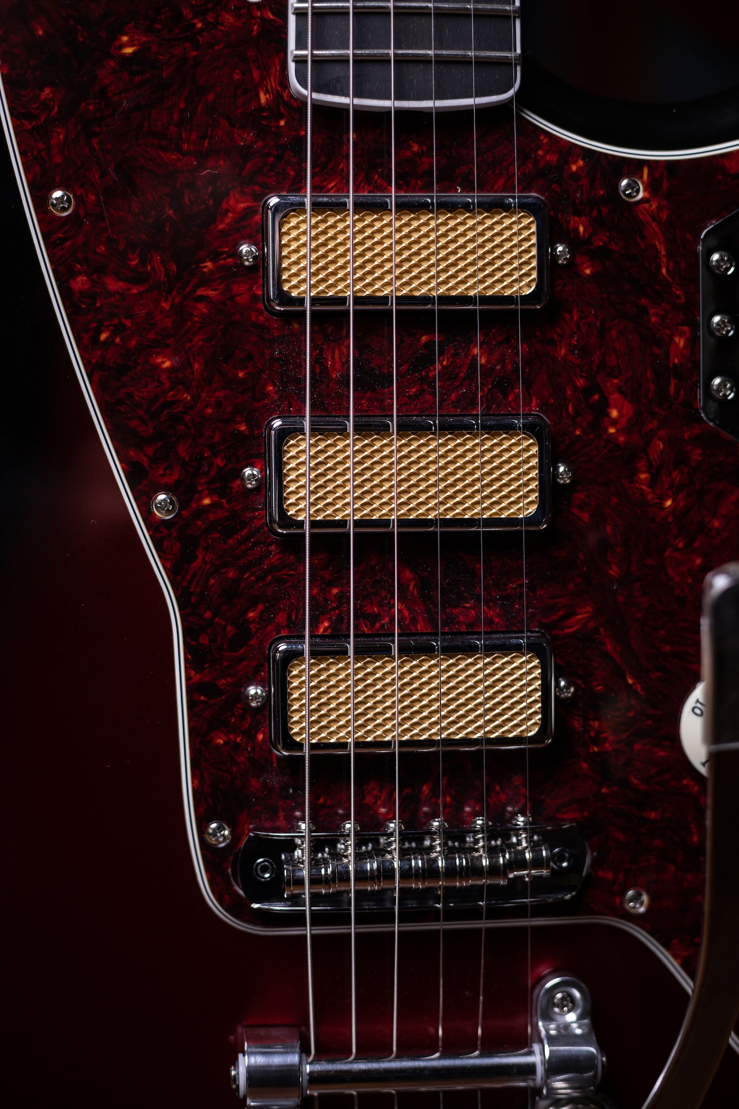 Fender Gold Foil Jazzmaster Electric Guitar - Candy Apple Burst