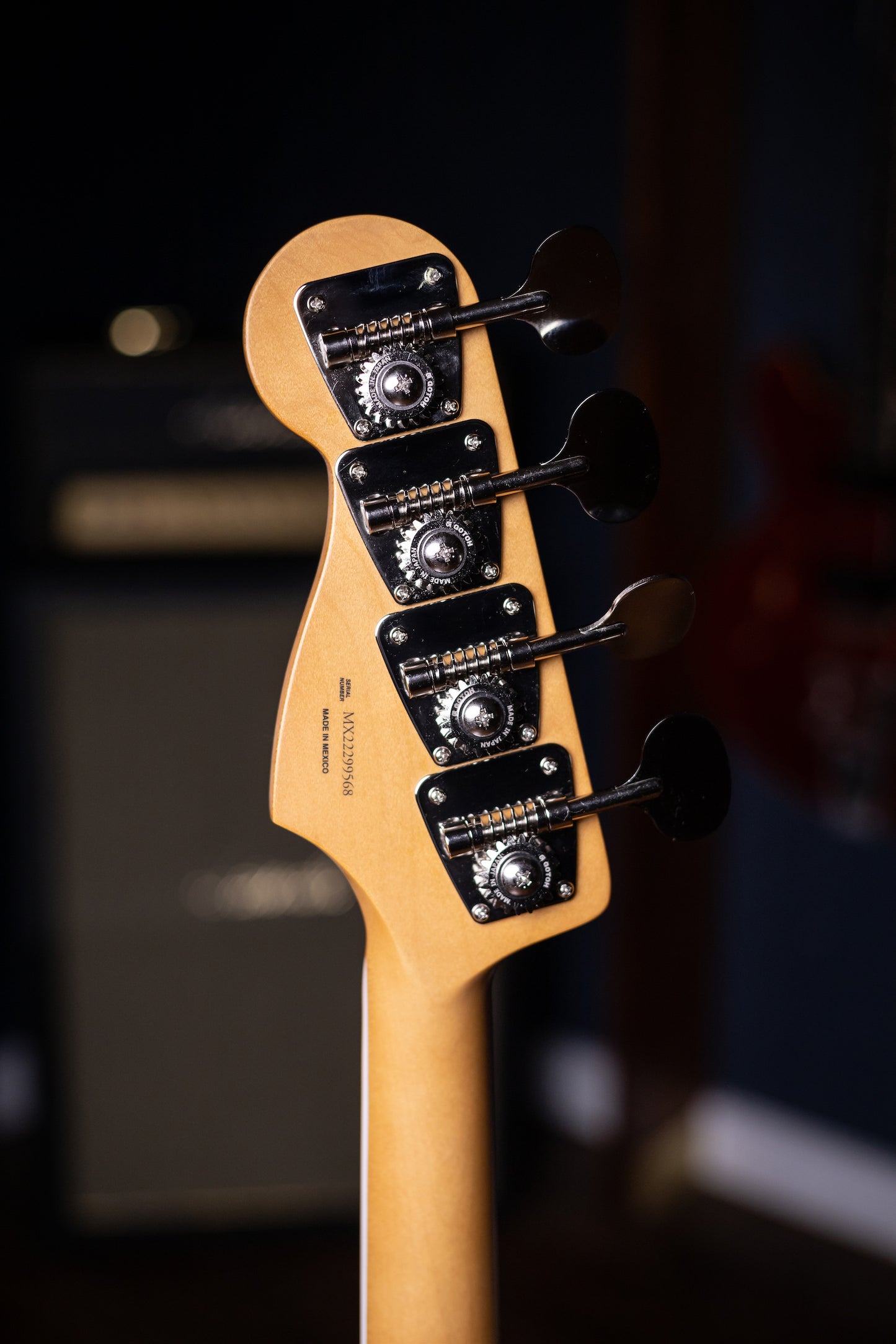 Fender Gold Foil Jazz Bass 4-string Bass Guitar - 2-Tone Sunburst