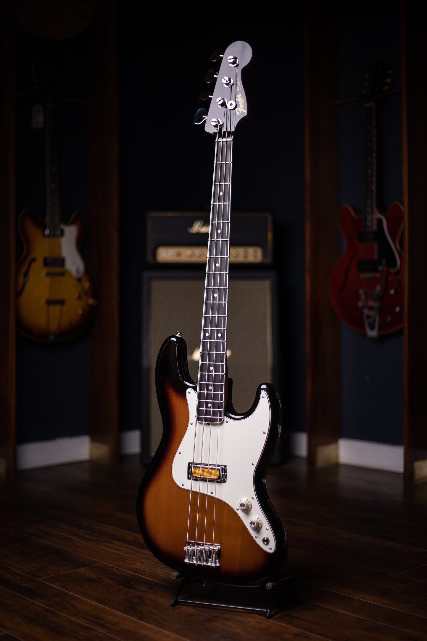 Fender Gold Foil Jazz Bass 4-string Bass Guitar - 2-Tone Sunburst