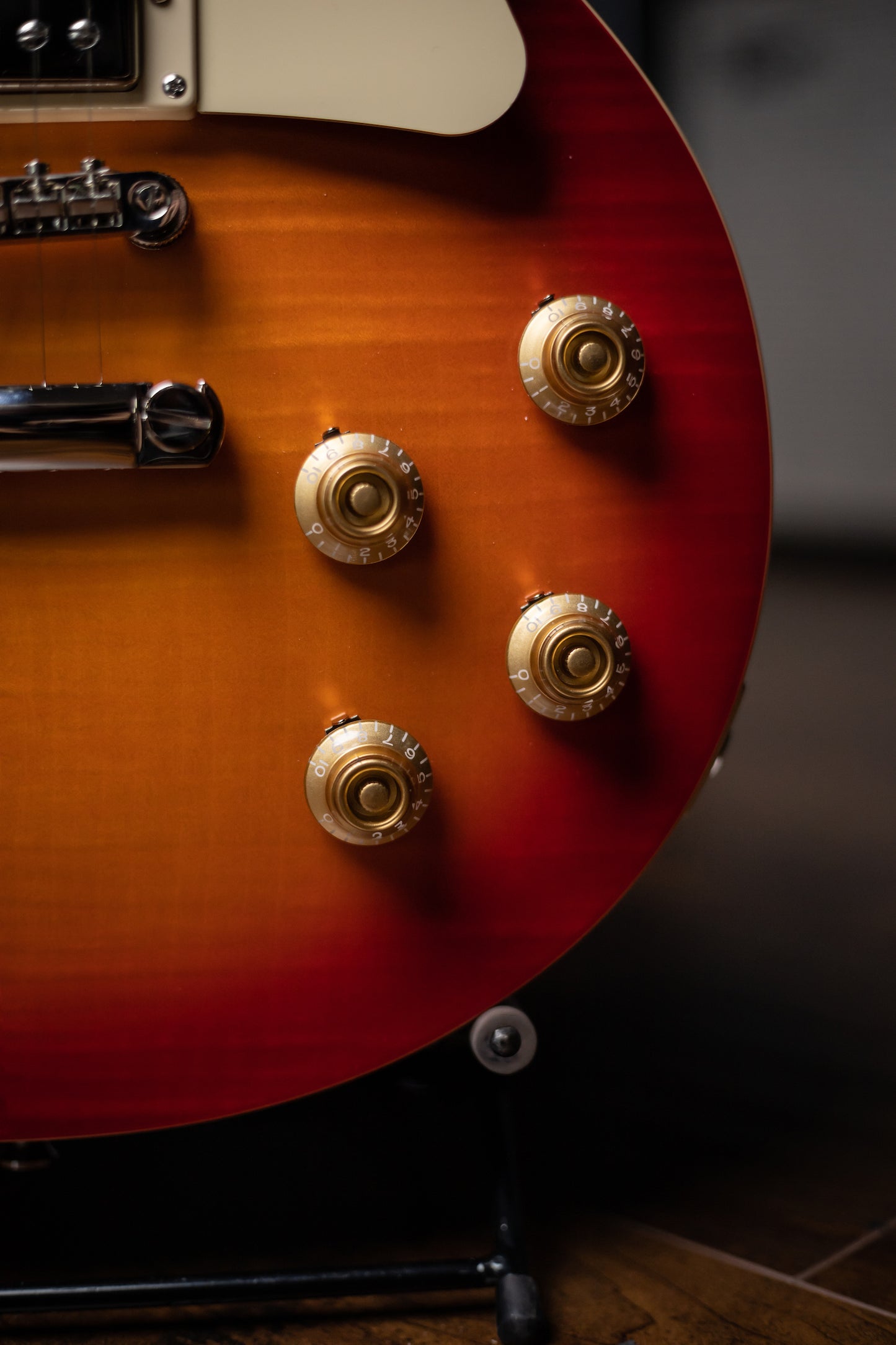 Epiphone 1959 Les Paul 60th Anniversary Plus Outfit Electric Guitar - Aged Dark Cherry Burst