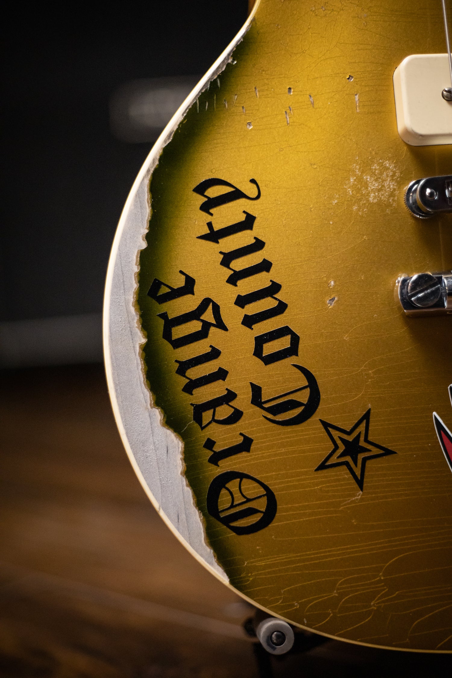 Gibson Custom Shop 76 Les Paul Deluxe Mike Ness Gold Top Murphy Lab Replica Electric Guitar - Double Gold
