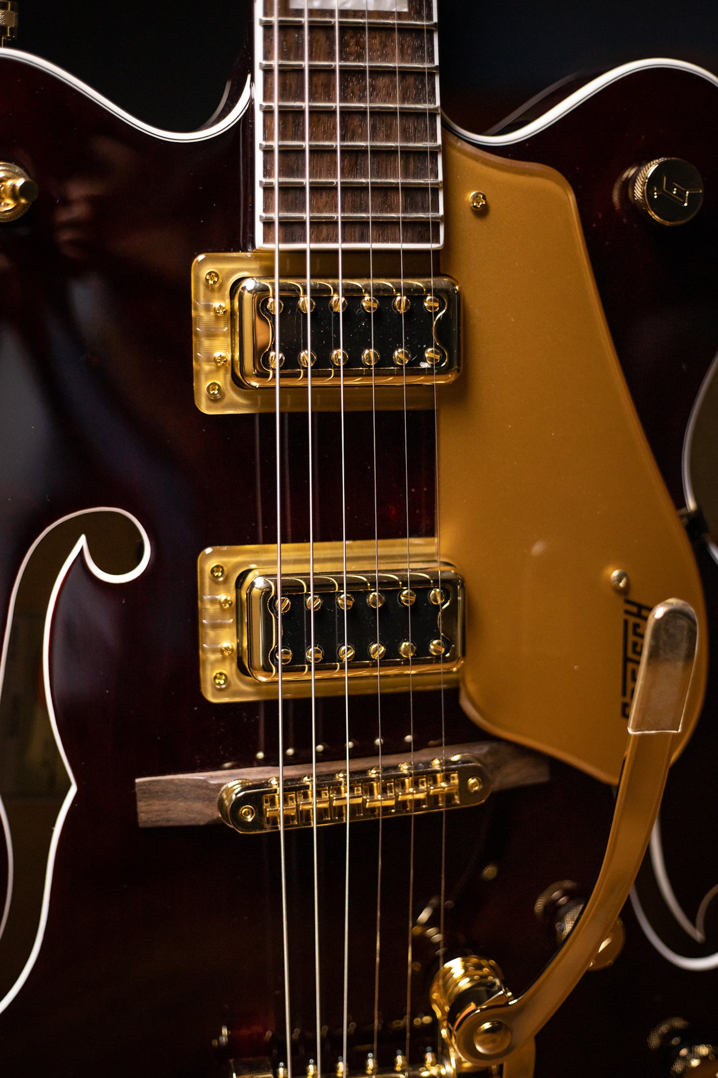 Gretsch G5422TG Electromatic Classic Hollow Body Double-Cut with Bigsby and Gold Hardware - Walnut Stain