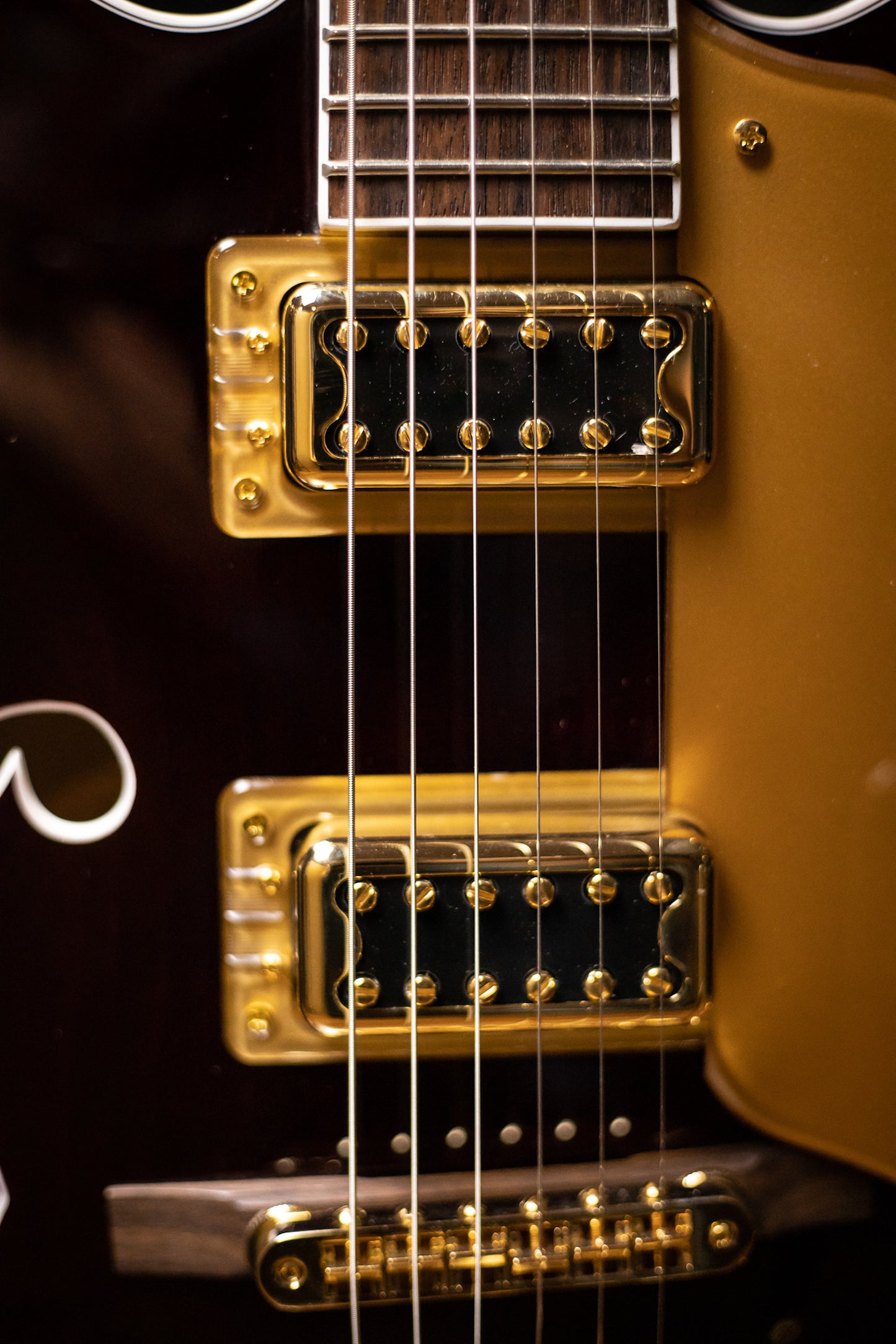 Gretsch G5422TG Electromatic Classic Hollow Body Double-Cut with Bigsby and Gold Hardware - Walnut Stain