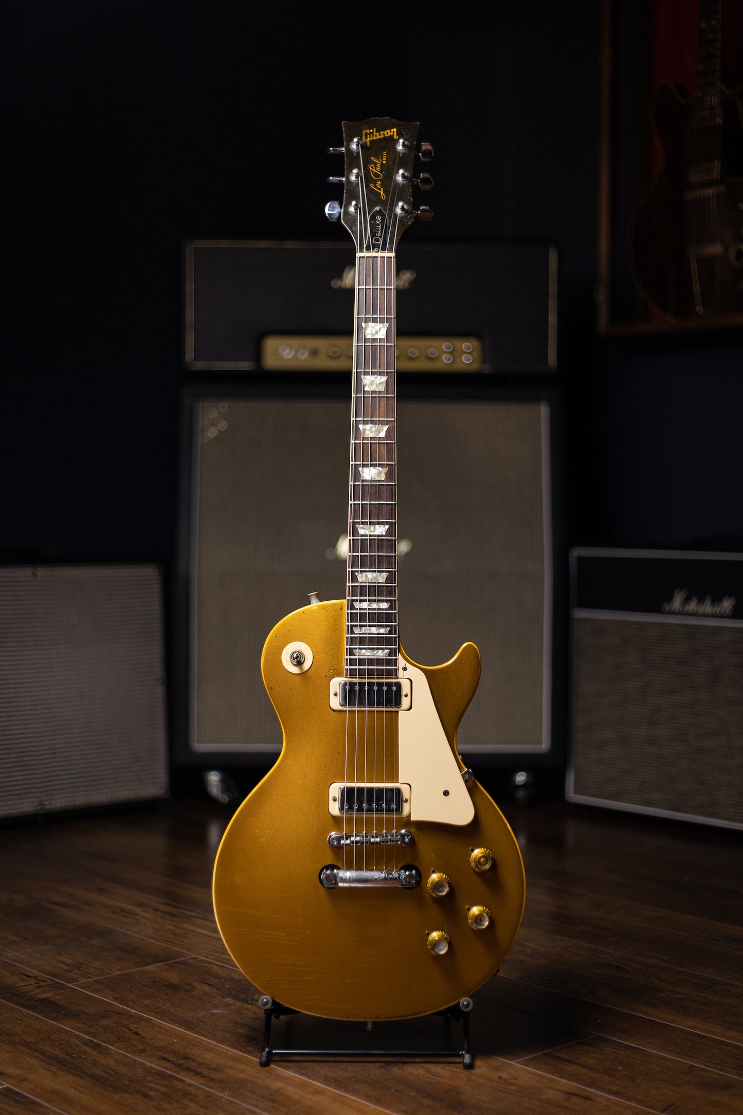 1973 Gibson Les Paul Deluxe Electric Guitar - Goldtop