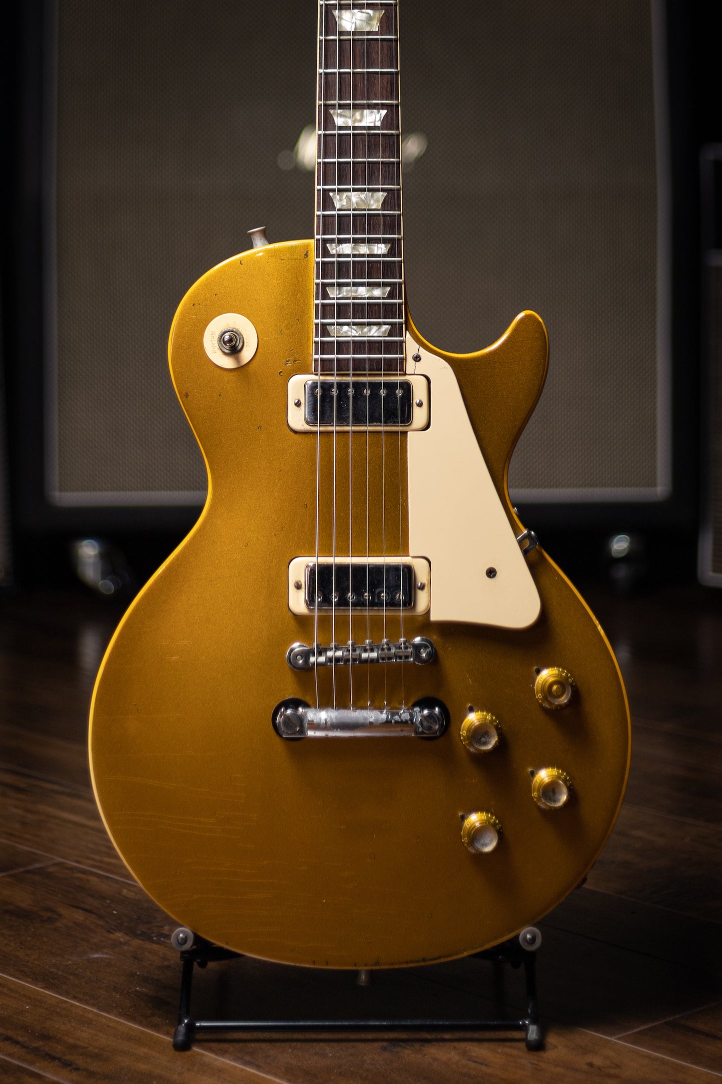 1973 Gibson Les Paul Deluxe Electric Guitar - Goldtop