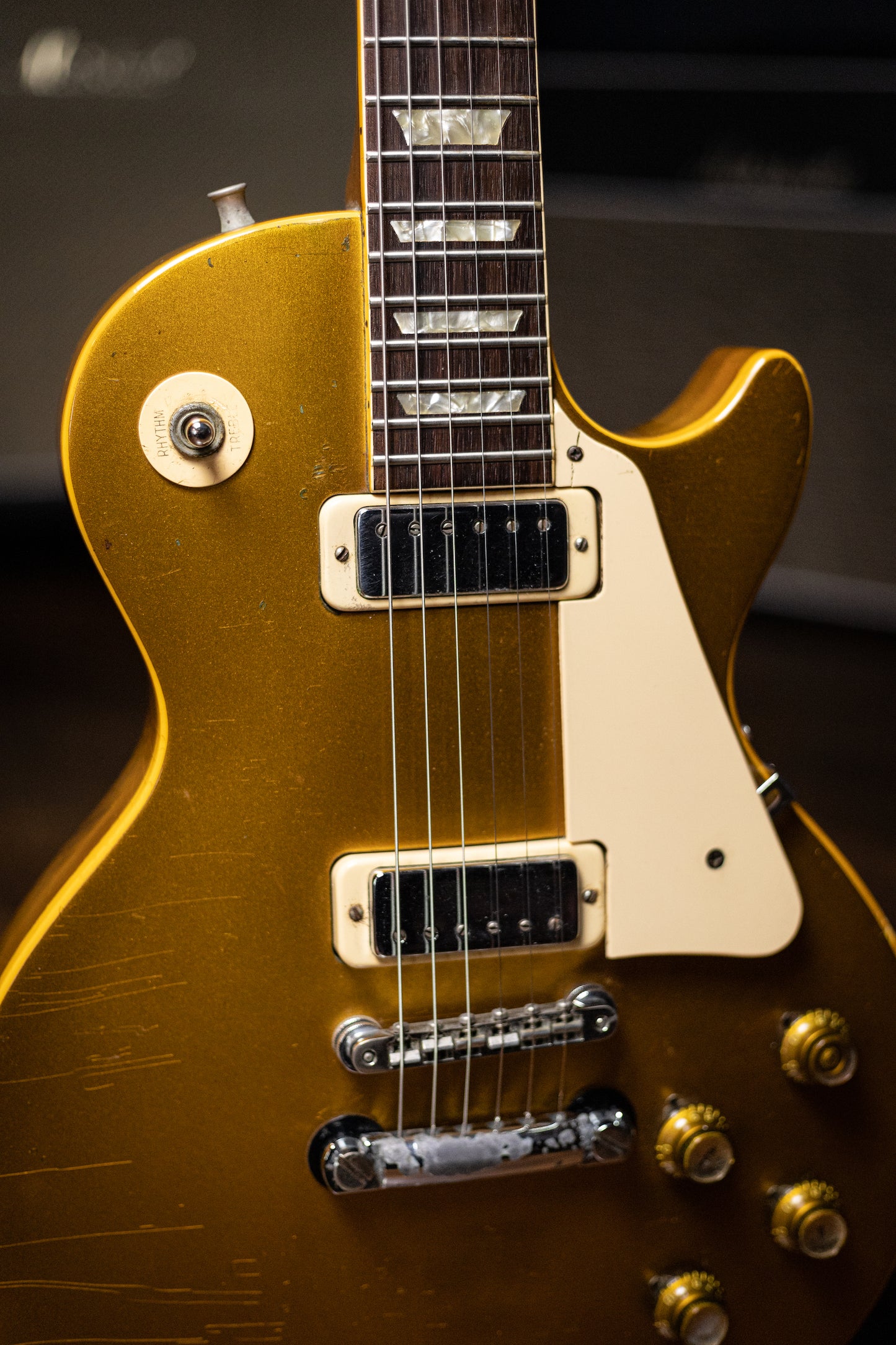 1973 Gibson Les Paul Deluxe Electric Guitar - Goldtop