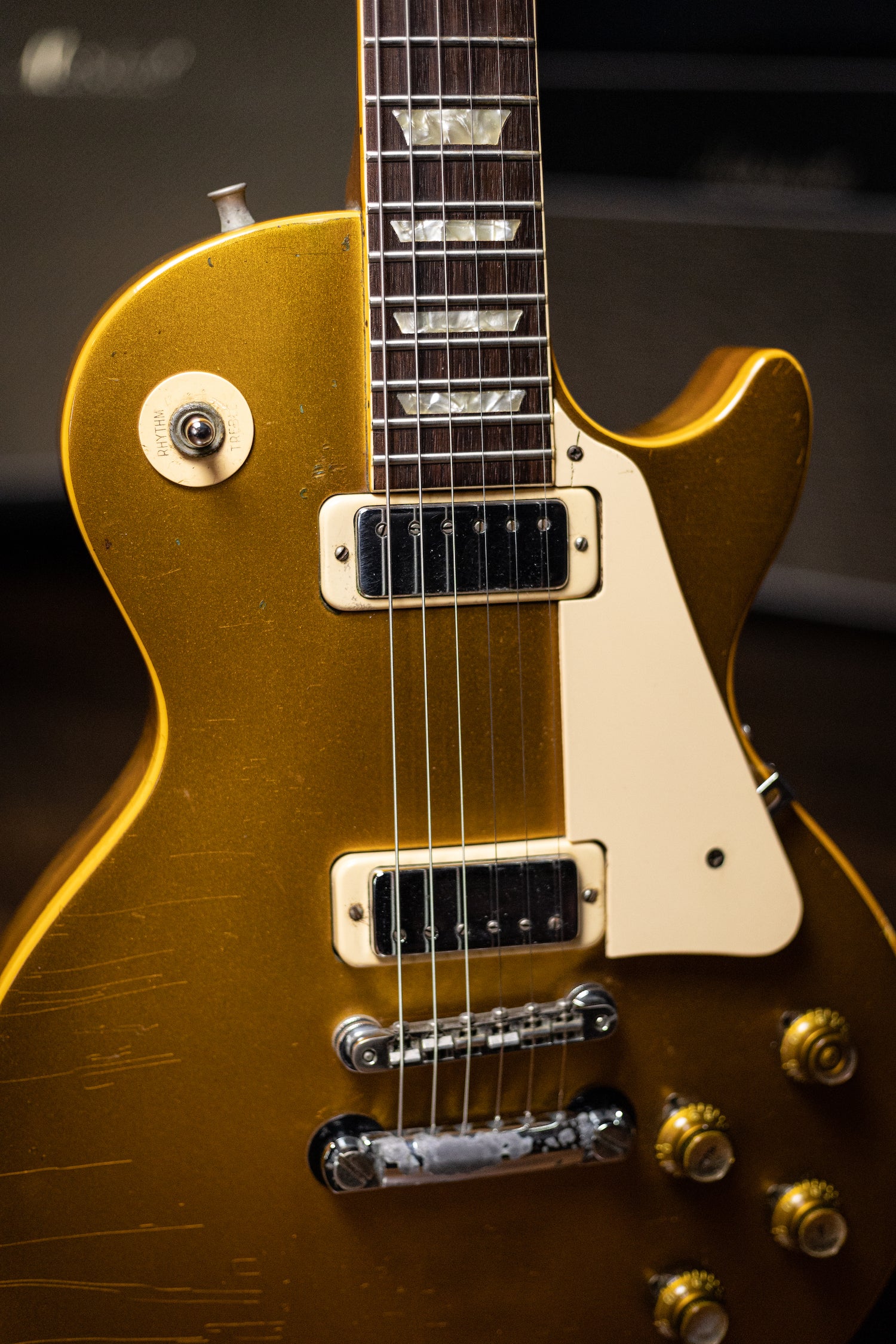 1973 Gibson Les Paul Deluxe Electric Guitar - Goldtop