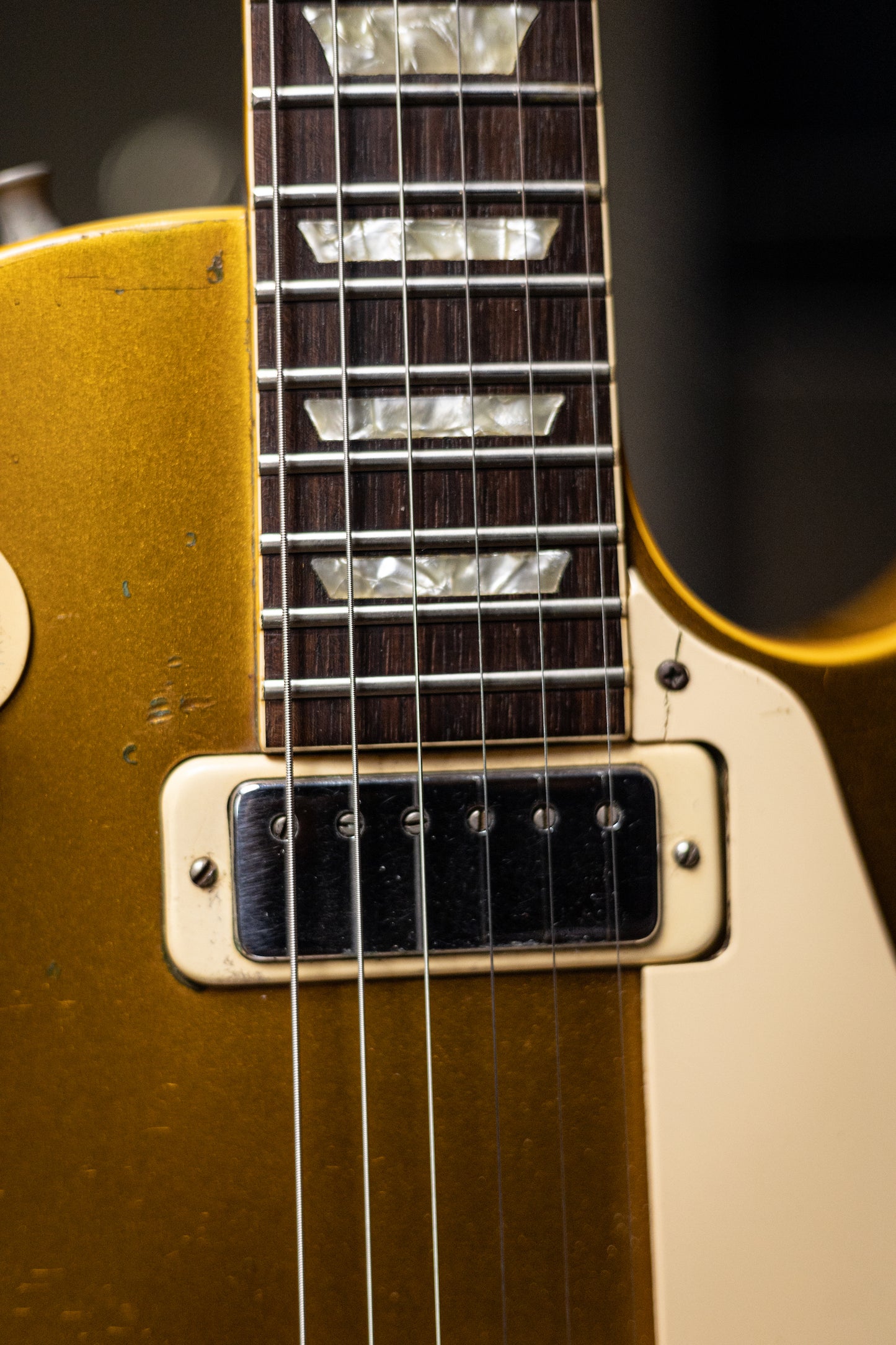 1973 Gibson Les Paul Deluxe Electric Guitar - Goldtop