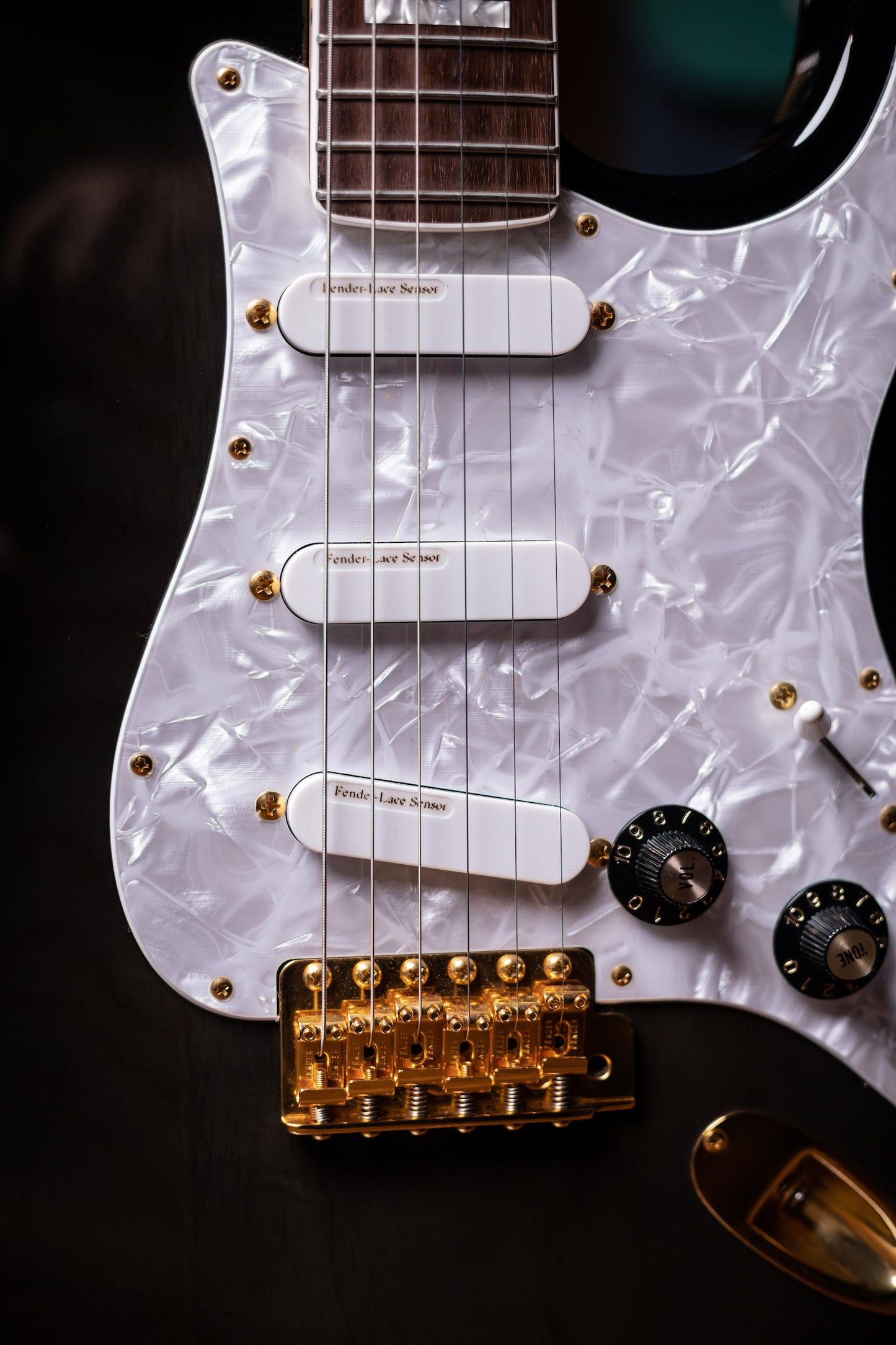 1990's Fender Ventures Model Strat MIJ / Owned by Nokie Edwards Electric Guitar - Black Burst