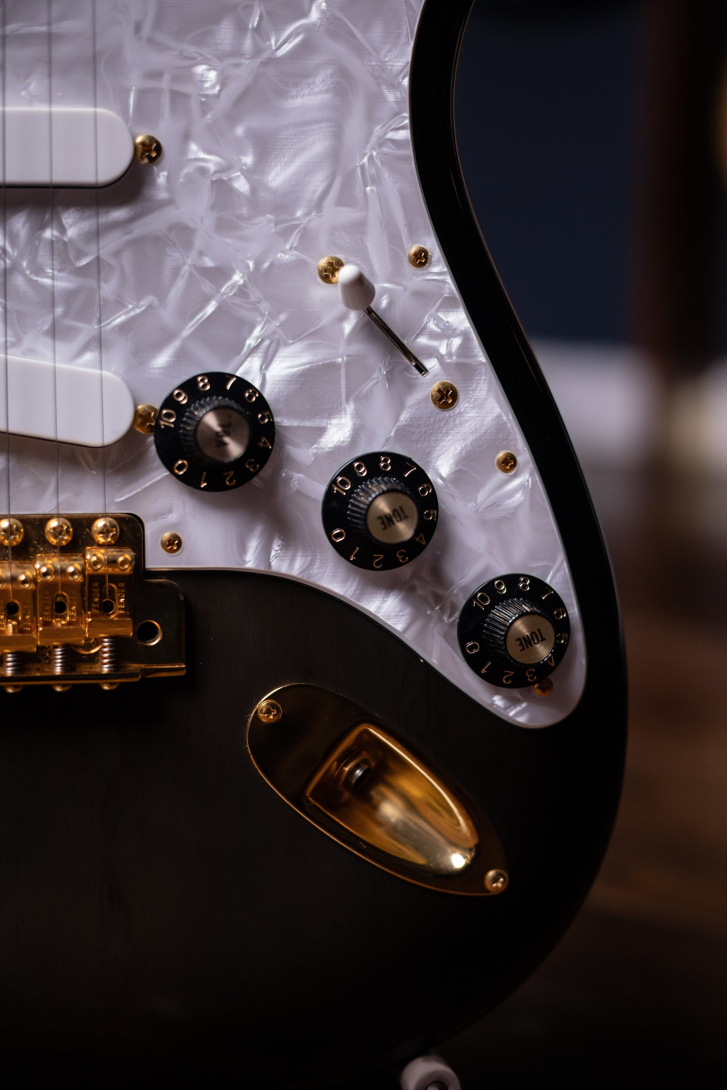 1990's Fender Ventures Model Strat MIJ / Owned by Nokie Edwards Electric Guitar - Black Burst