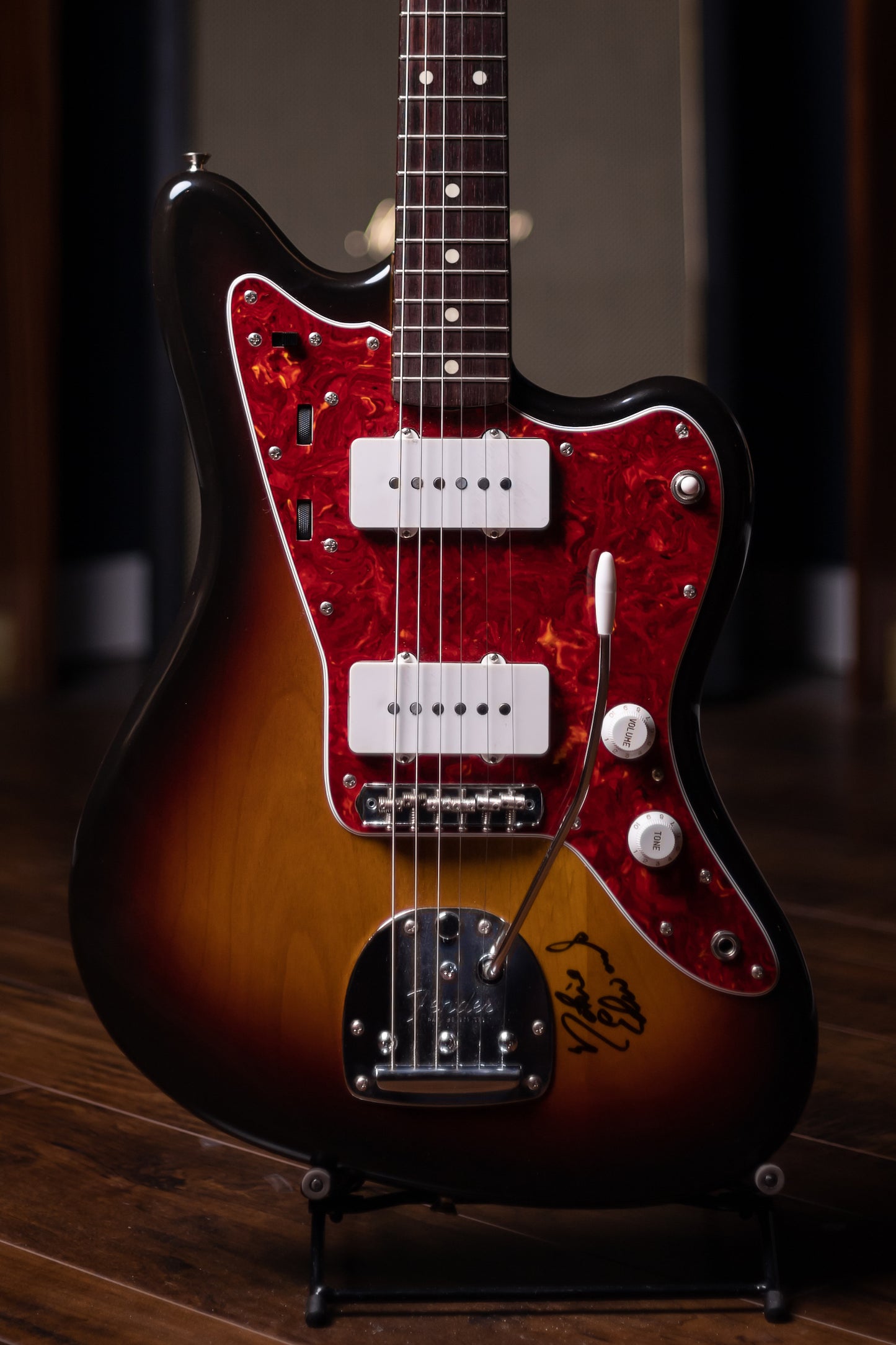 1995 Fender Jazzmaster MIJ Electric Guitar / Signed by Nokie Edwards / Owned by Nokie Edwards - Sunburst