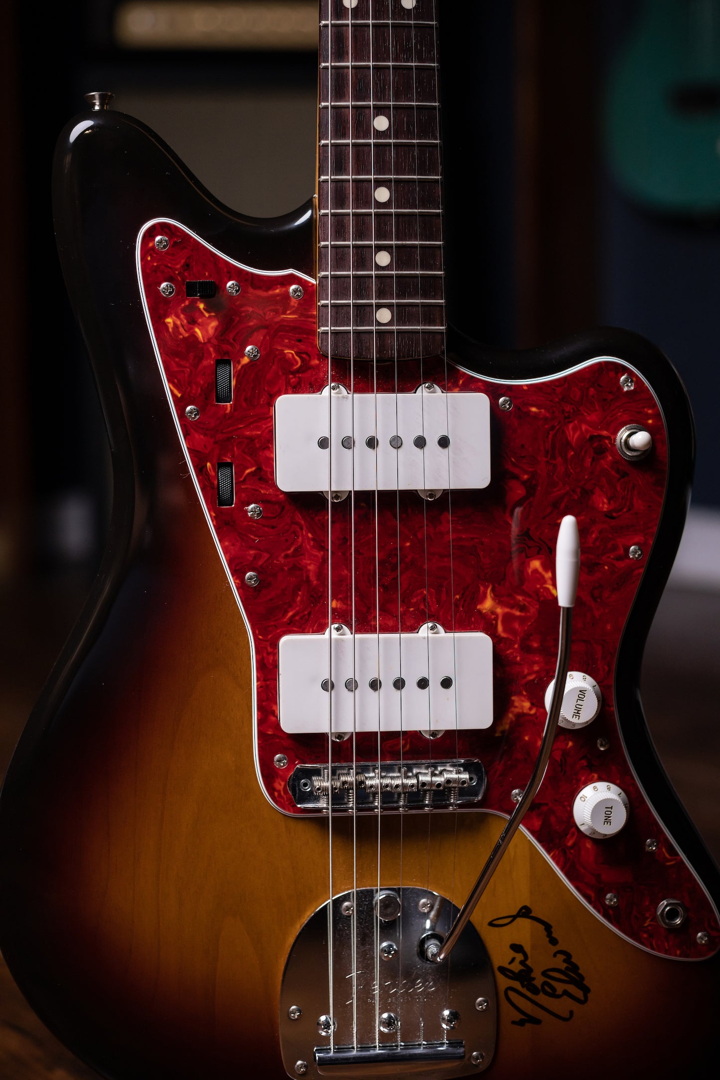 1995 Fender Jazzmaster MIJ Electric Guitar / Signed by Nokie Edwards / Owned by Nokie Edwards - Sunburst