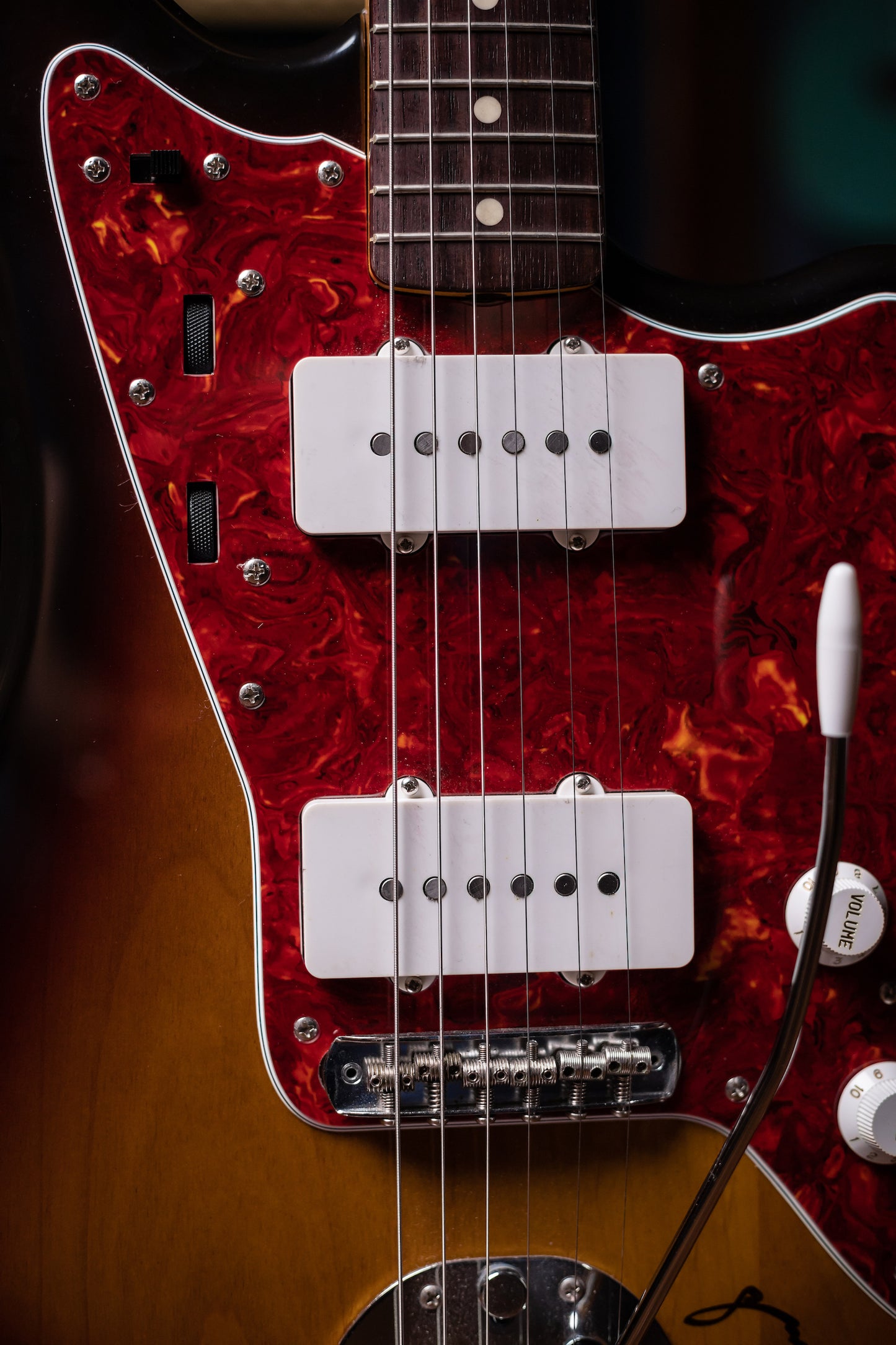 1995 Fender Jazzmaster MIJ Electric Guitar / Signed by Nokie Edwards / Owned by Nokie Edwards - Sunburst