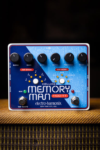 Electro-Harmonix Deluxe Memory Man 1100-TT Delay Pedal