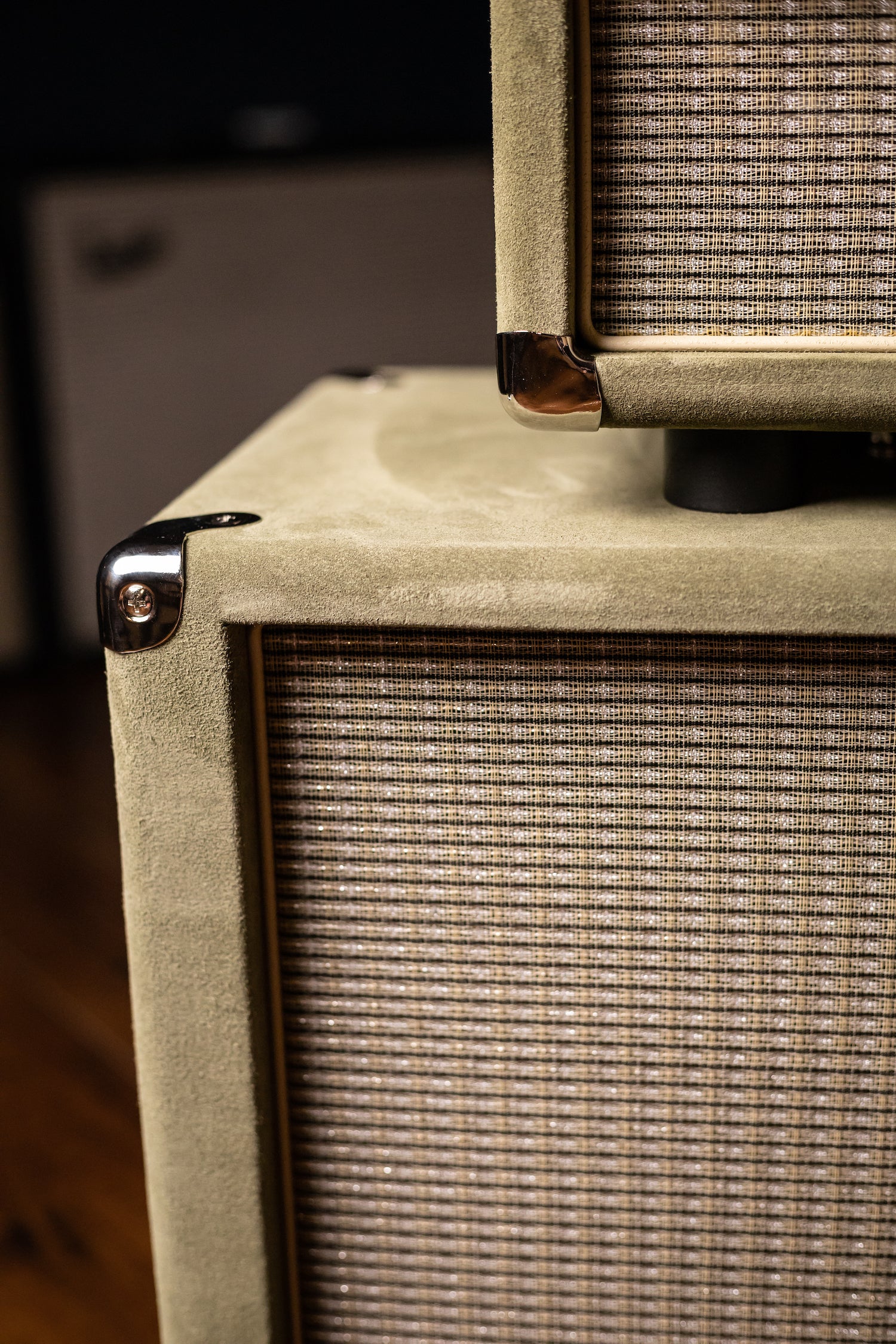 Two-Rock Studio Signature 35 Watt Tube Head and 12-65B 1x12 Extension Cabinet - Moss Green Suede, Silver Chassis, Vintage Gold Grill, Silver Knobs