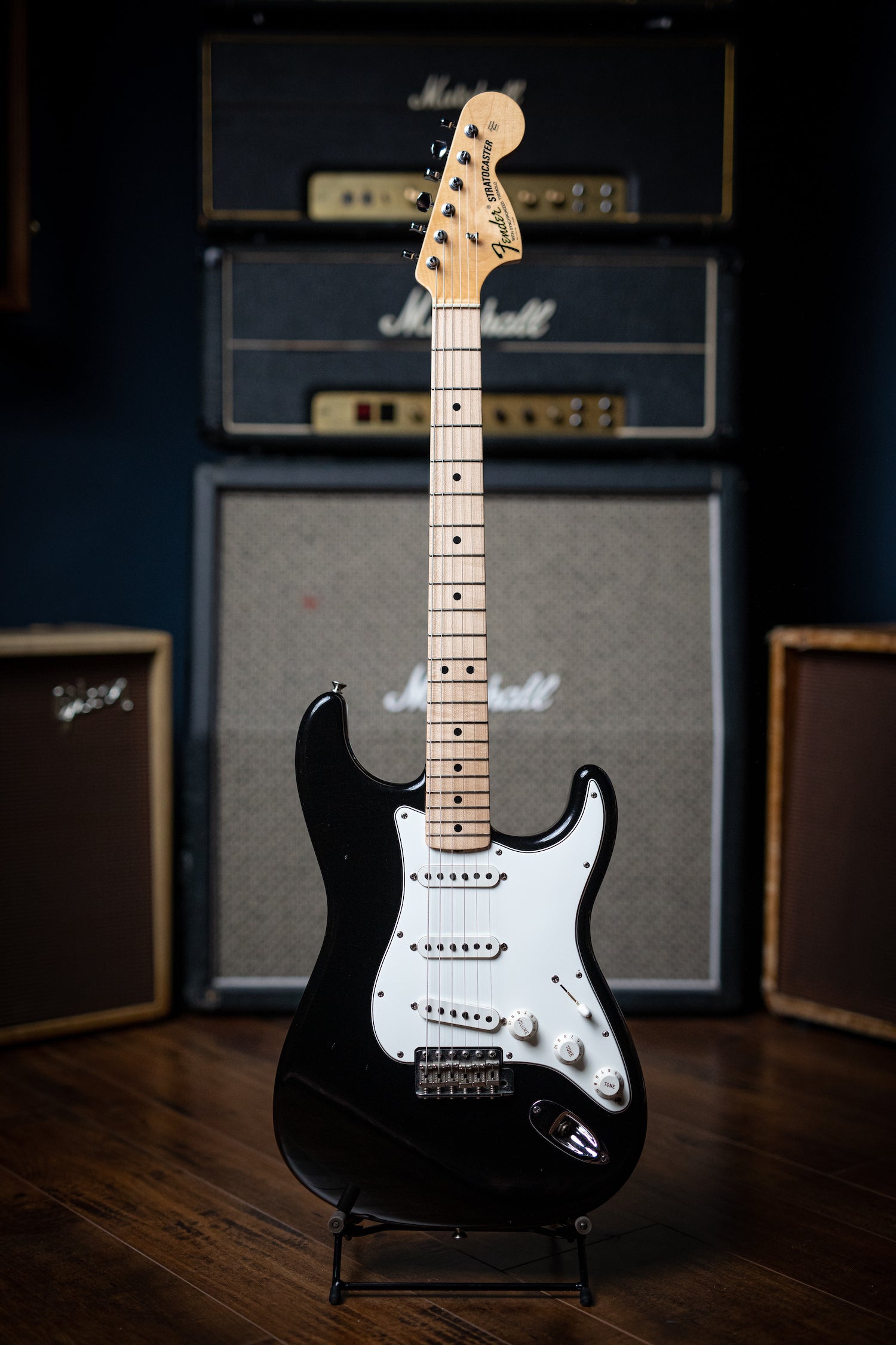 Fender Stratocaster 1969 3 Tone Sunburst – Blackstone Music