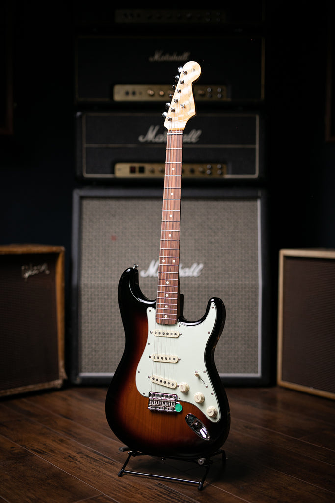 Fender Vintera '60s Stratocaster Electric Guitar - 3-Tone Sunburst - Walt Grace Vintage