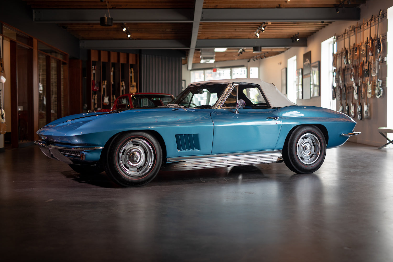 1967 Chevrolet Corvette Stingray Convertible 427/390 HP - Walt Grace Vintage
