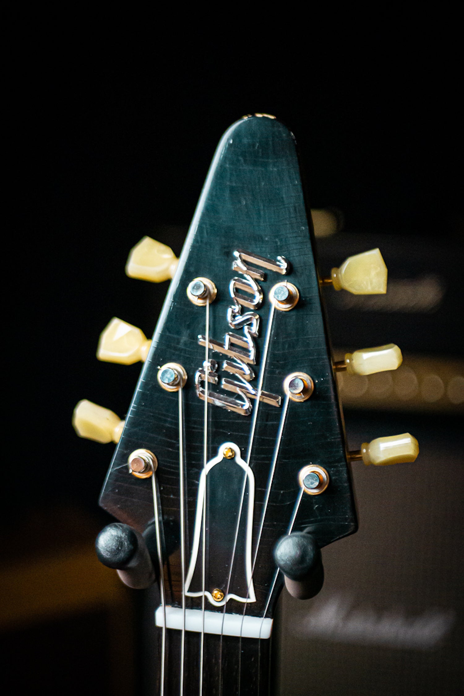2021 Gibson 58 Korina Flying V Brazilian Rosewood Fingerboard Murphy Lab Light Aged GH Electric Guitar - Natural 81031