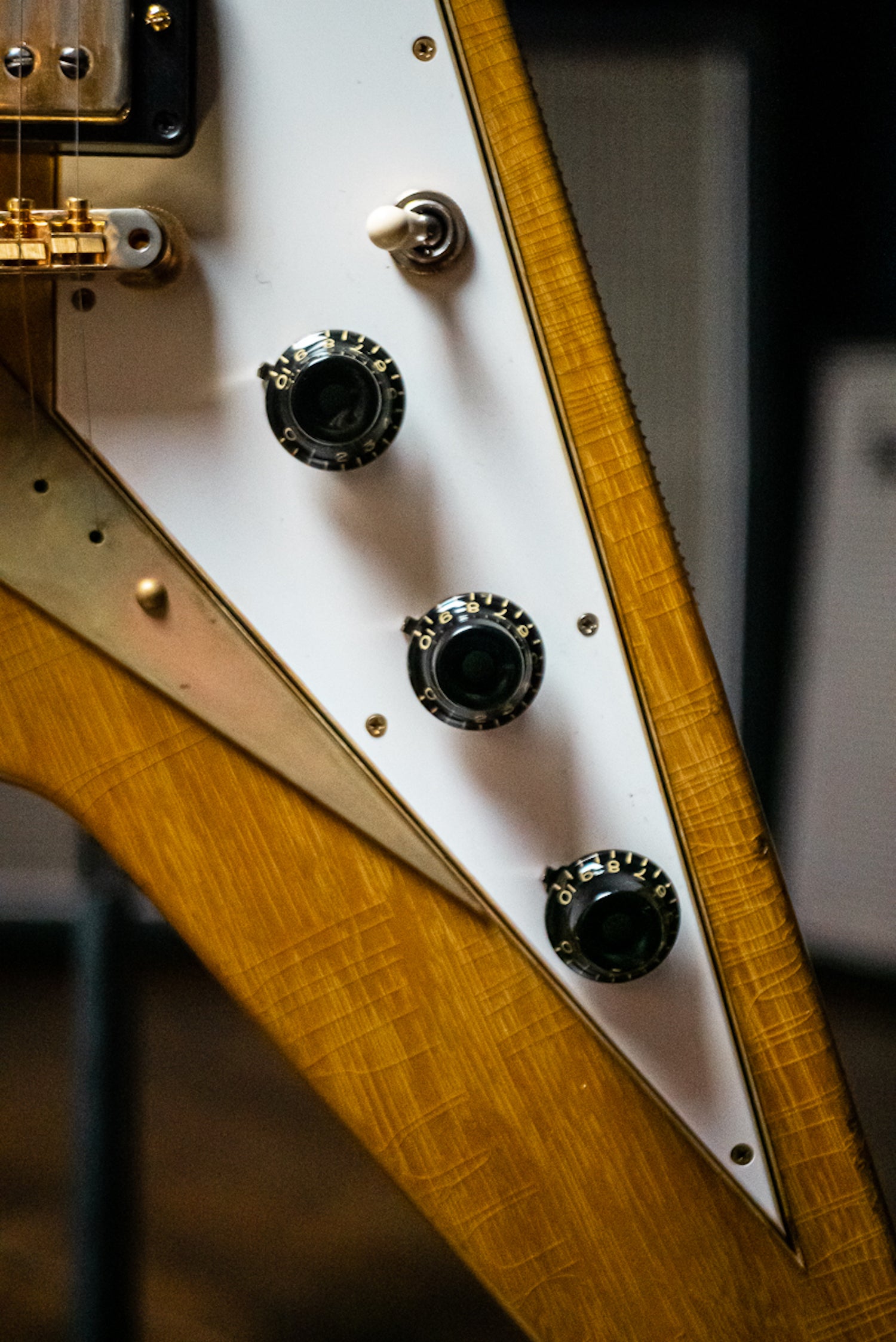 2021 Gibson 58 Korina Flying V Brazilian Rosewood Fingerboard Murphy Lab Light Aged GH Electric Guitar - Natural 81031
