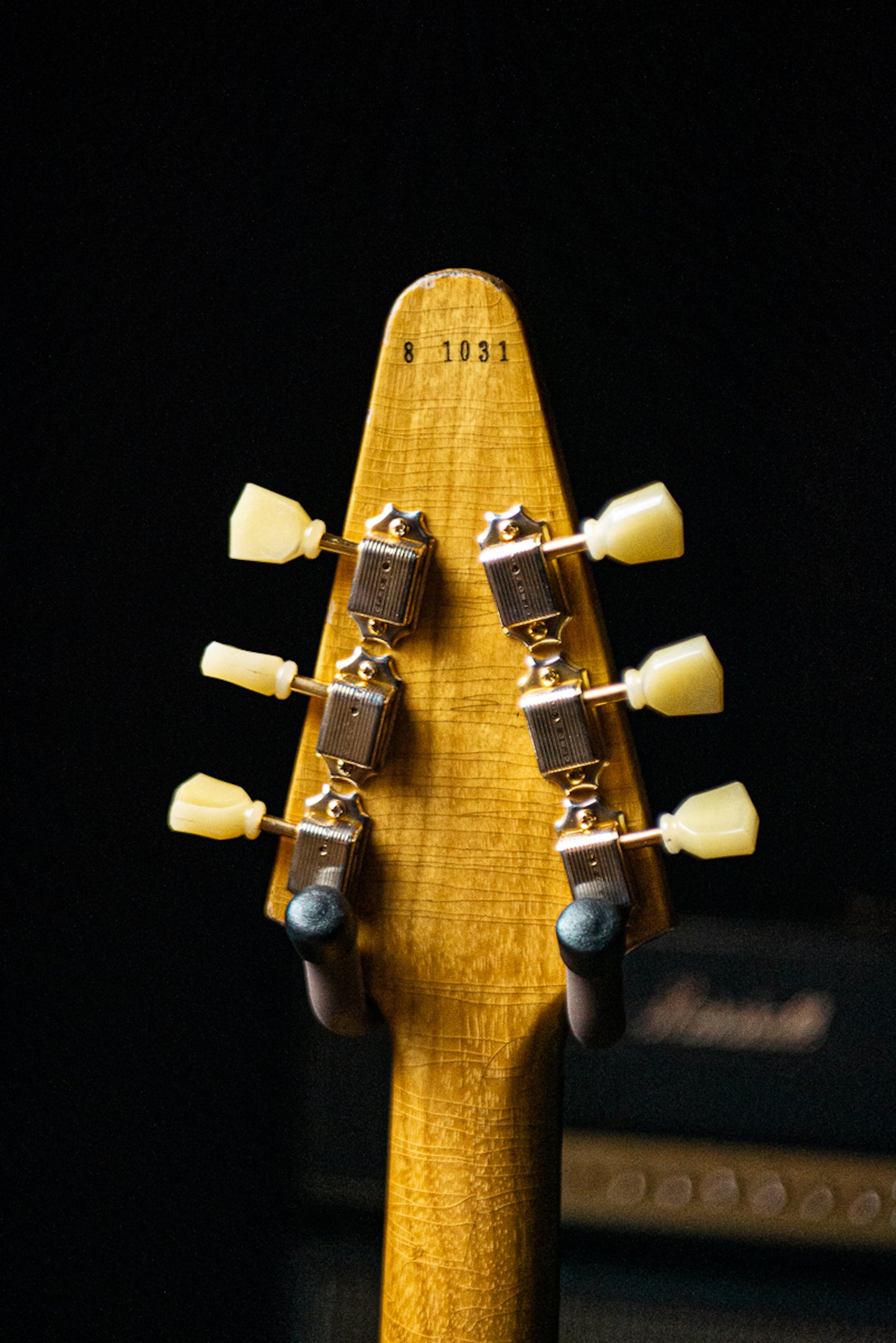 2021 Gibson 58 Korina Flying V Brazilian Rosewood Fingerboard Murphy Lab Light Aged GH Electric Guitar - Natural 81031