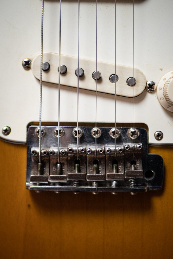 1970 Fender Stratocaster Electric Guitar - Sunburst Pickups