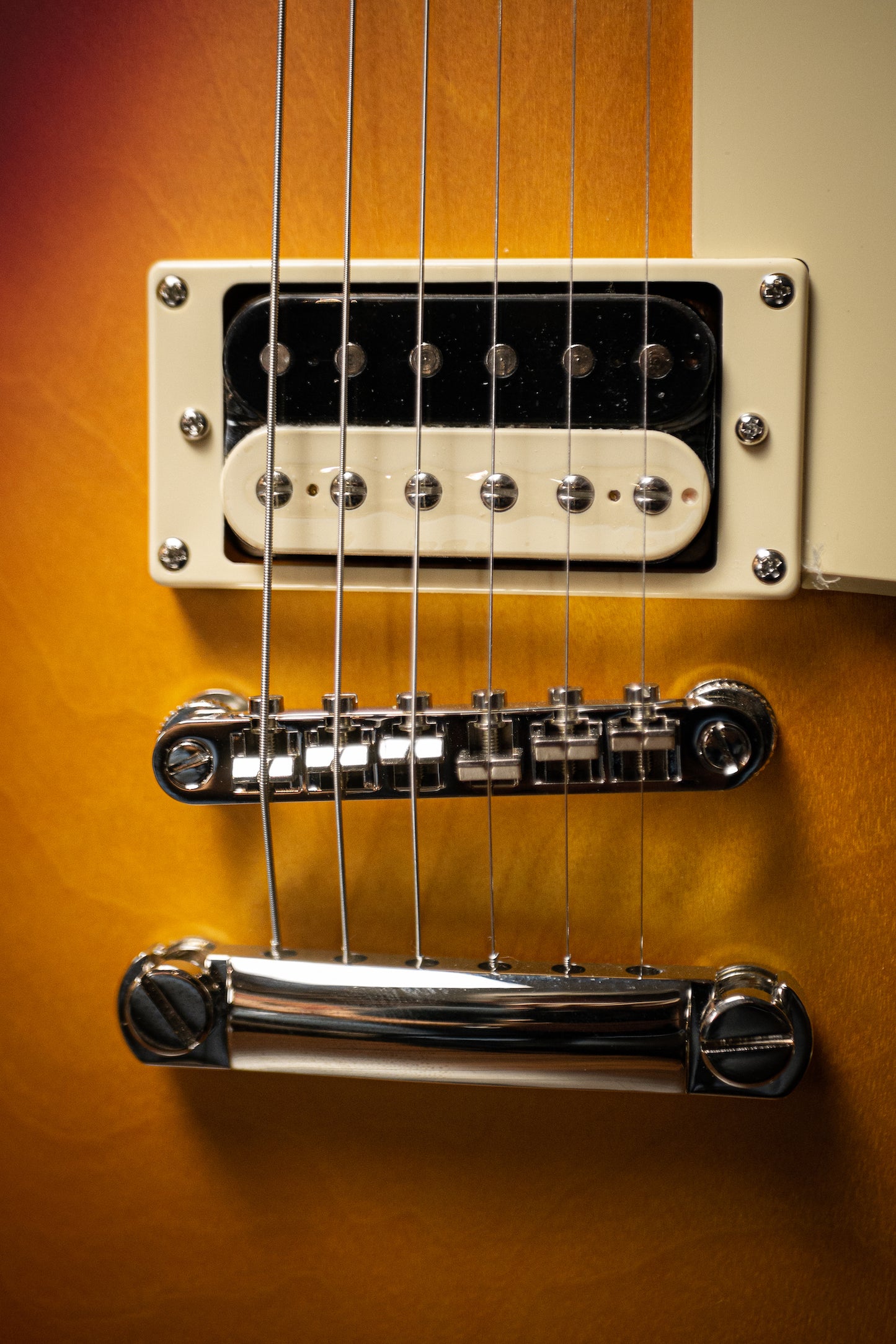 Epiphone Les Paul Classic Worn Electric Guitar - Worn Heritage Cherry Sunburst